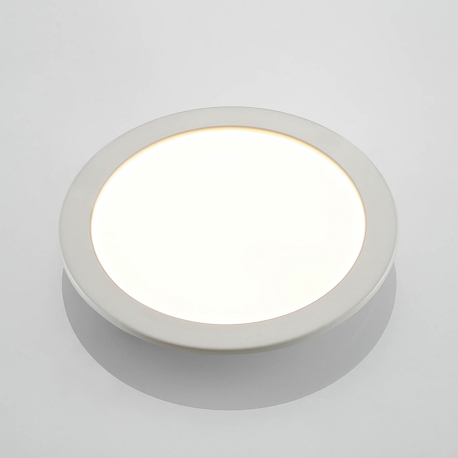 LED innbyggingsspot Cadance hvit dimbar CCT Ø24 cm IP44 installasjon