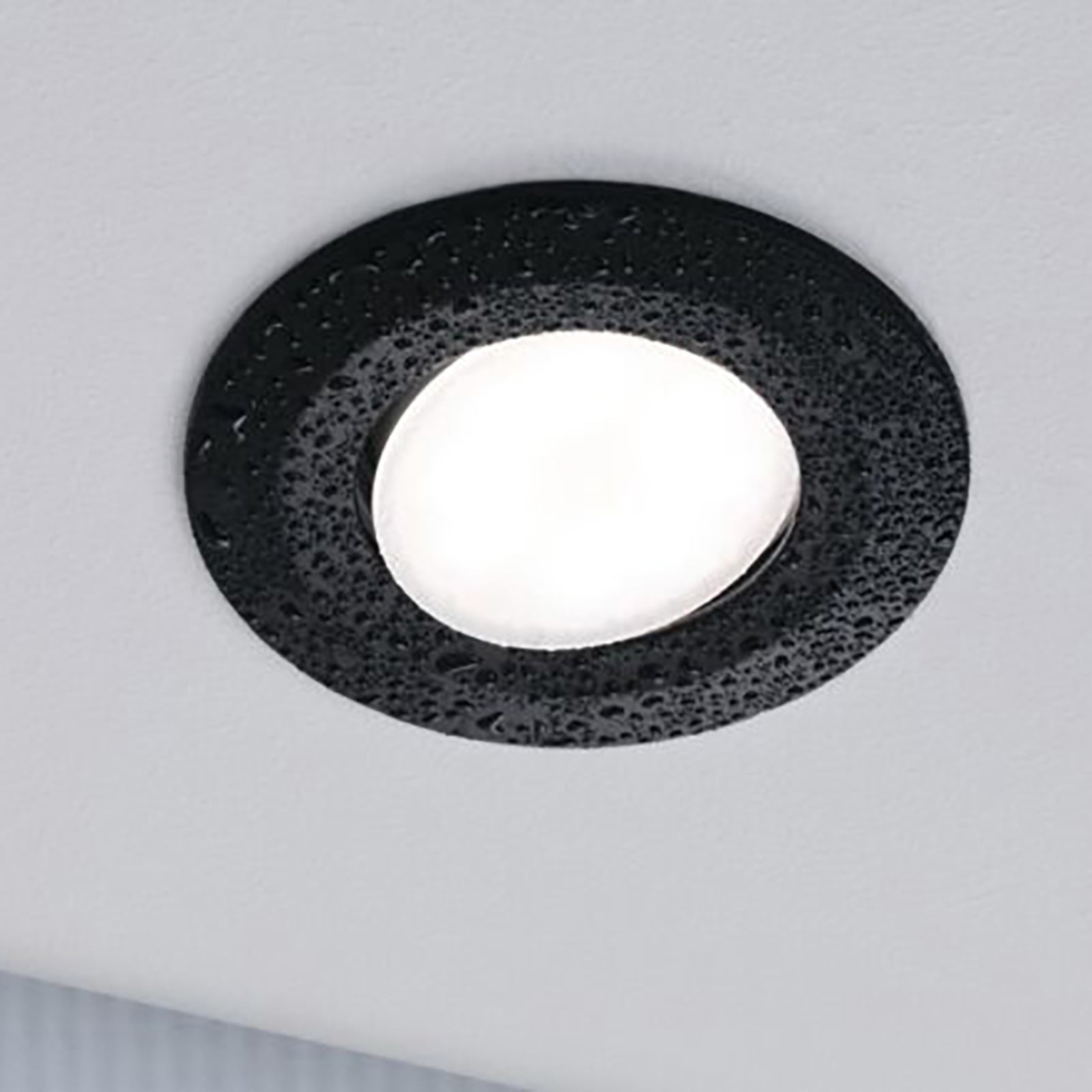 Nærbilde av LED innbyggingsspot Calla svingbar CCT IP65 3-pack svart