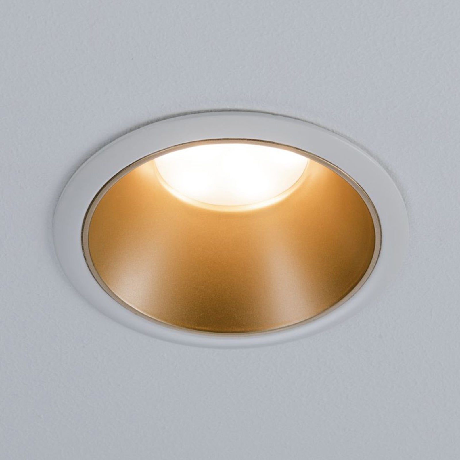 Montert LED innbyggingsspot Cole dimbar gull/hvit Ø8,8 cm IP44 i tak