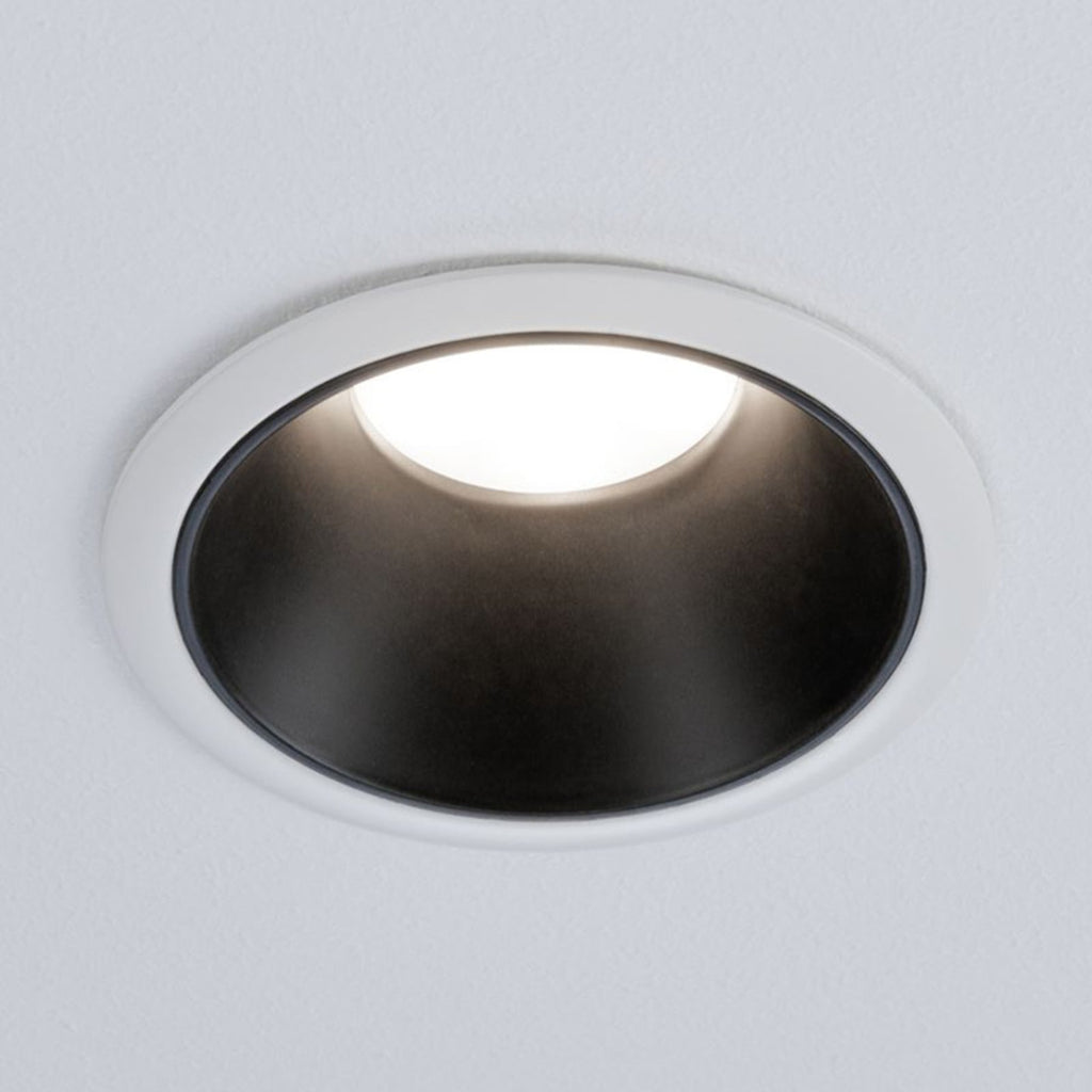 Detalj av LED innbyggingsspot Cole dimbar svart-hvit IP44 6,5W