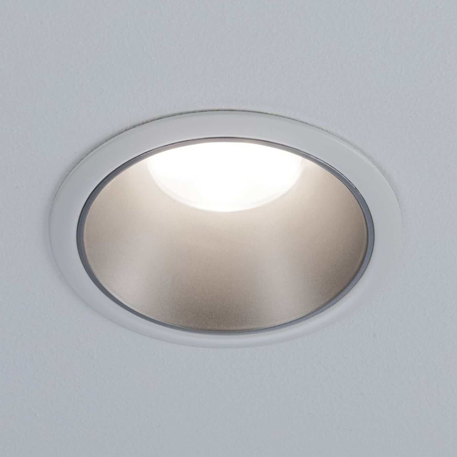 Montert LED innbyggingsspot Cole sølv hvit dimbar IP44 Ø8,8 cm
