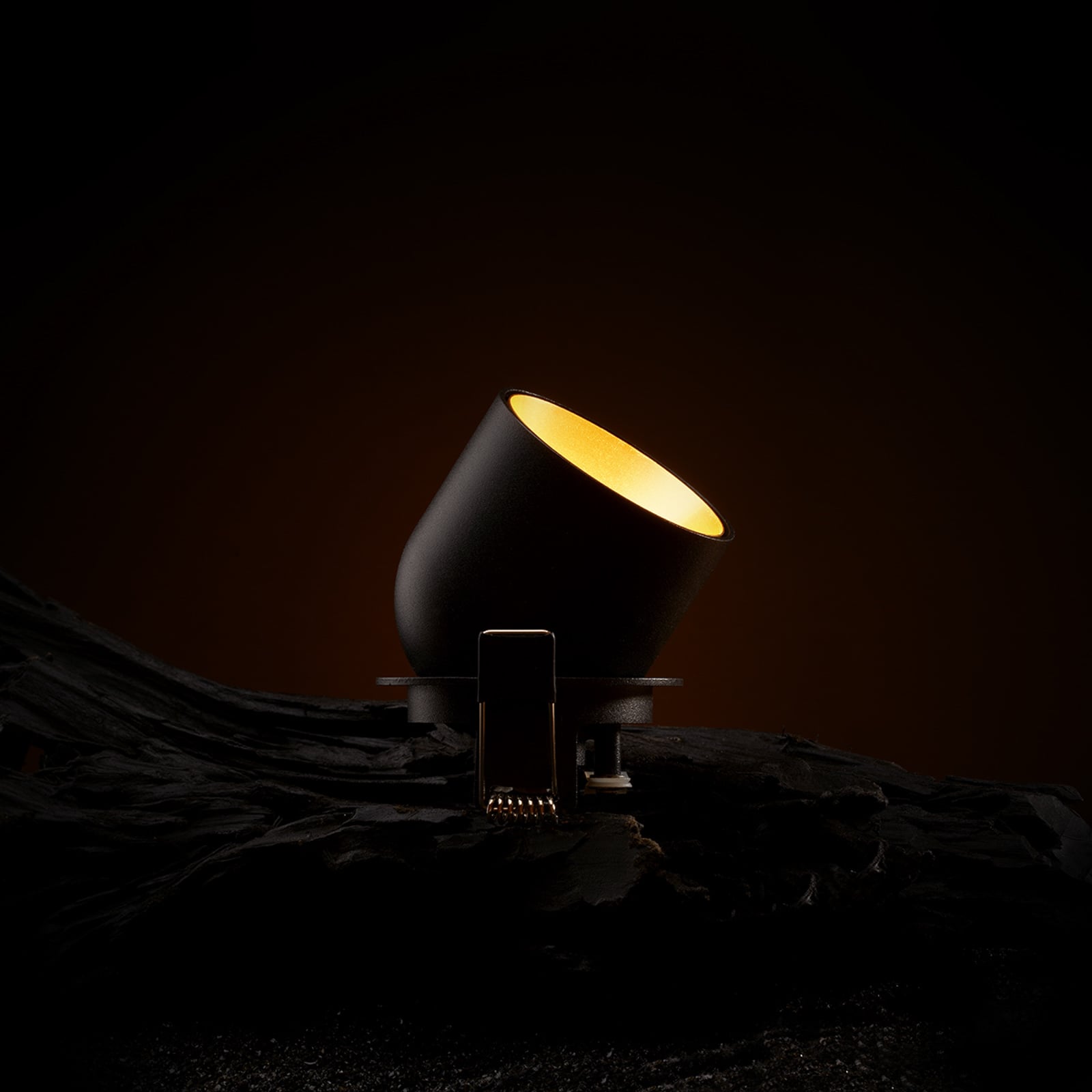 LED innbyggingsspot Cup dimbar svart/gull aluminium foran