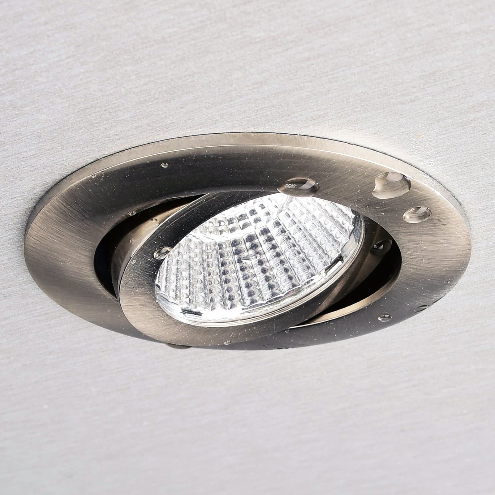 Forfra LED innbyggingsspot Dione dimbar nikkel IP44 4000K 8,5W