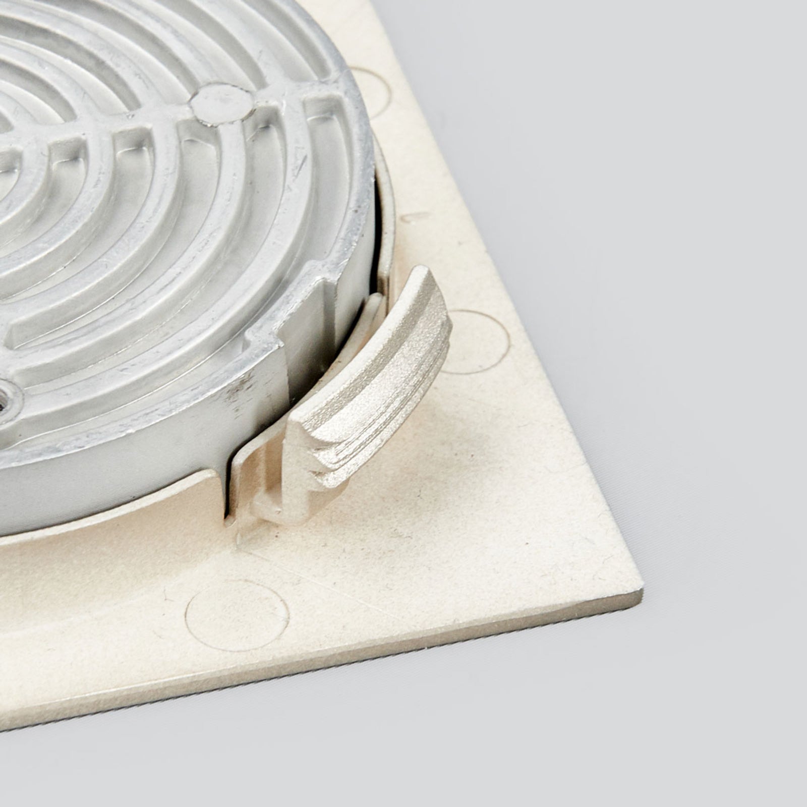 LED innbyggingsspot FQ 68 kvadratisk rustfritt stål IP44 4W montert i tak
