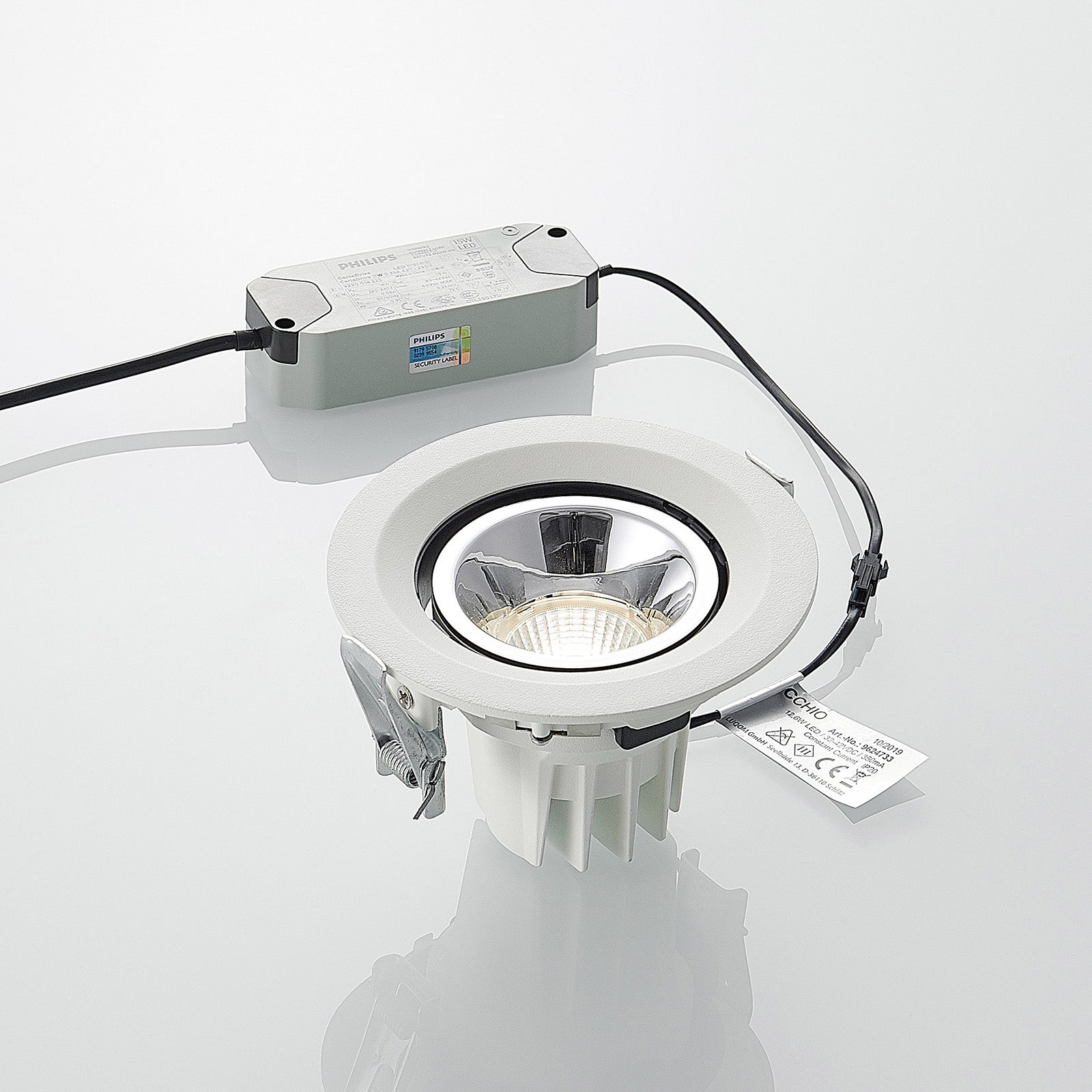 LED innbyggingsspot Franjo hvit svingbar lysdetalj