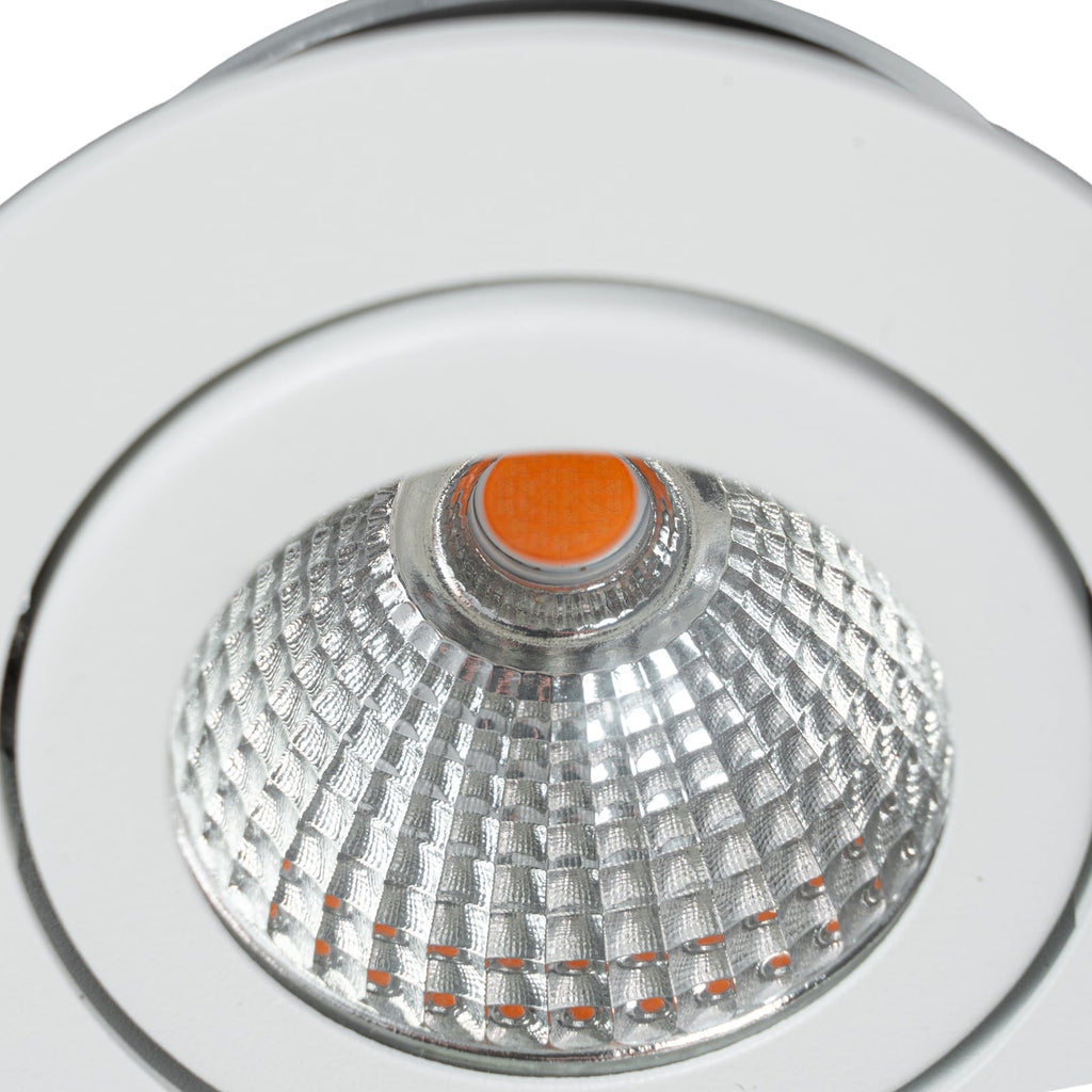 LED innbyggingsspot Jyra dimbar hvit IP65 2700K Ø8,2 cm detaljert design
