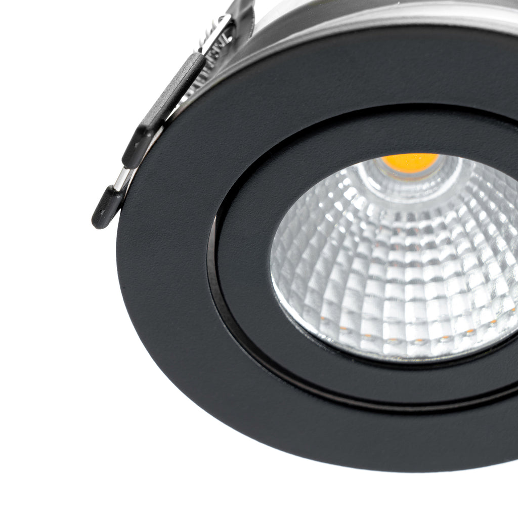LED innbyggingsspot Jyra dimbar svart IP65 6W 2700K Ø8,2 cm lys
