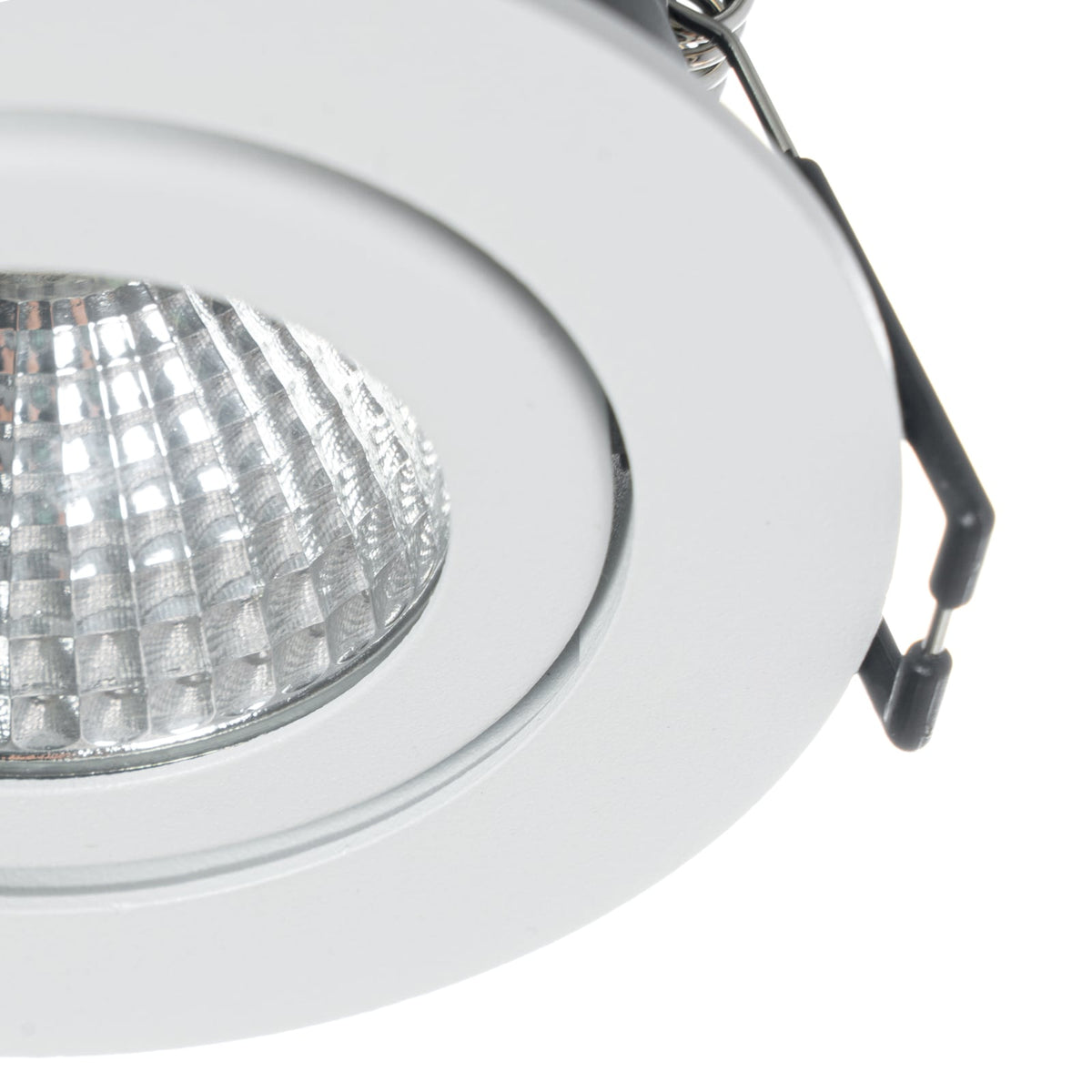 LED innbyggingsspot Jyra hvit dimbar 6W 3000K IP65 installasjon
