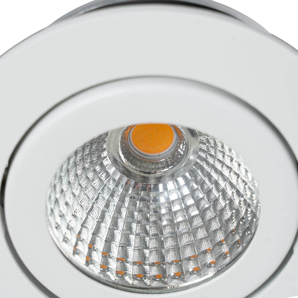 LED innbyggingsspot Jyra hvit dimbar 6W 3000K IP65 monteringsdetalj