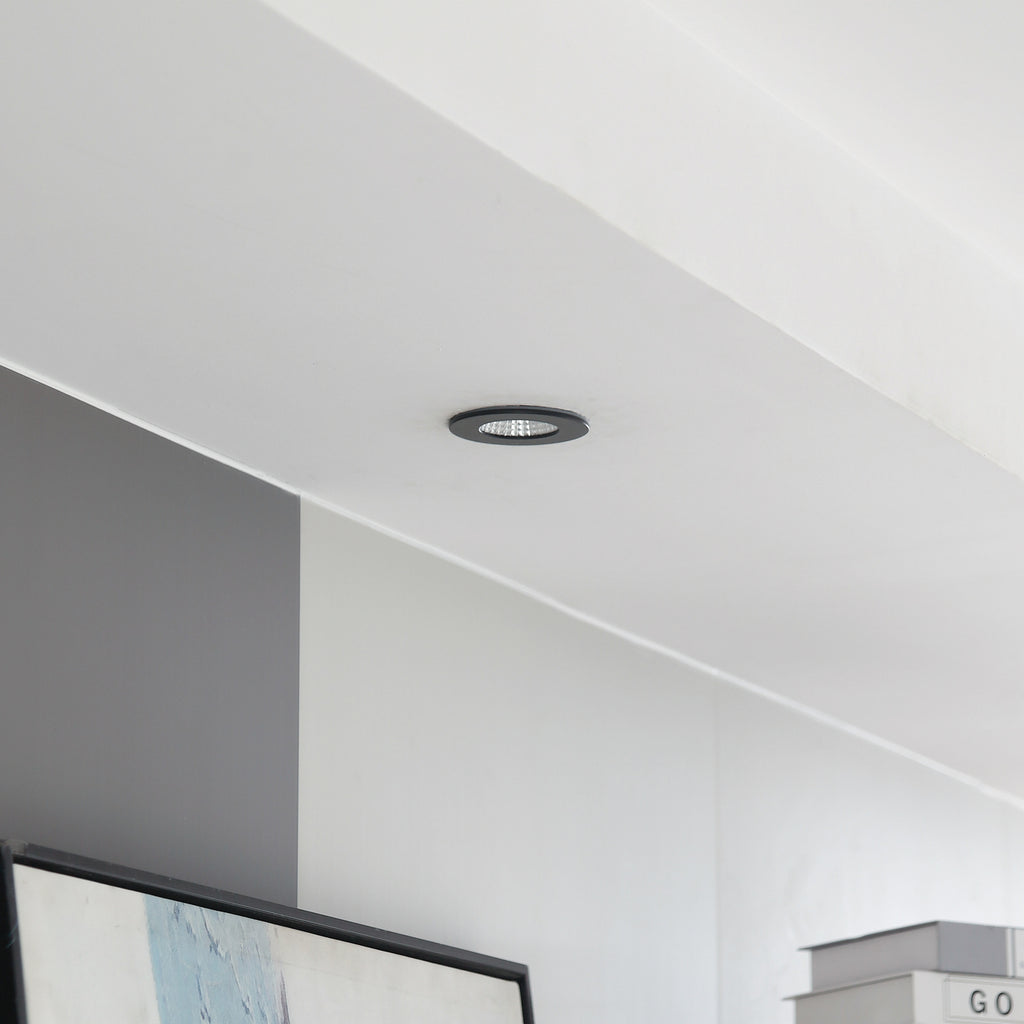 Detalj av LED innbyggingsspot Lirin dimbar svart IP65 Ø7,9 cm
