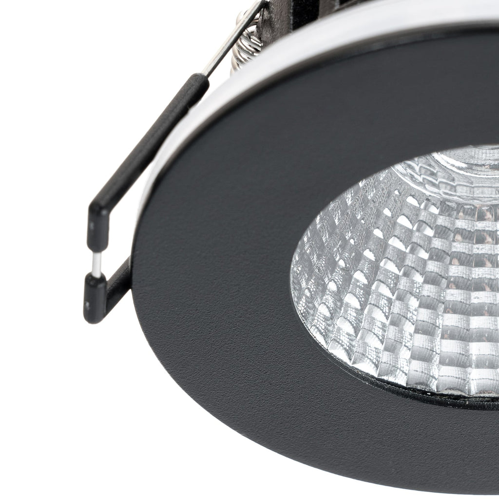 LED innbyggingsspot Lirin dimbar svart IP65 Ø7,9 cm lysdetalj