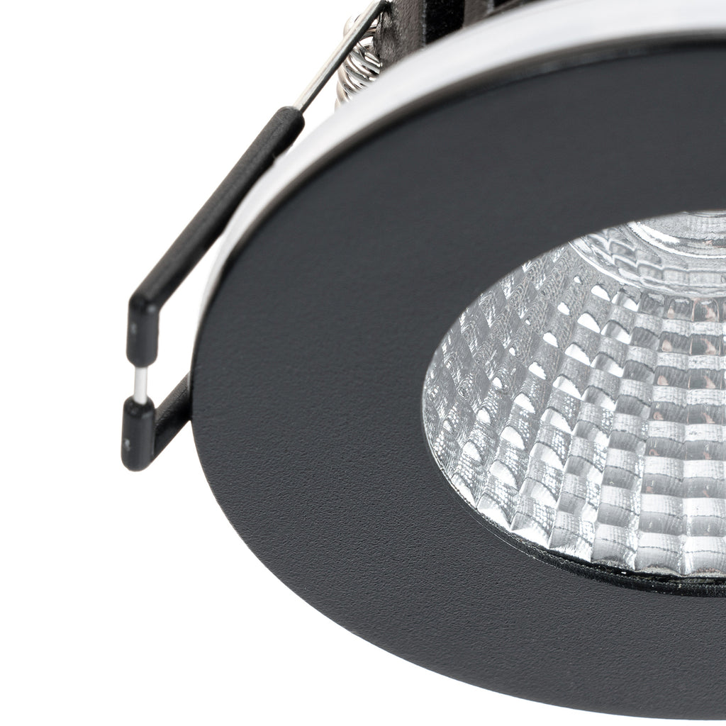 LED innbyggingsspot Lirin svart matt IP65 dimbar 6W installasjon