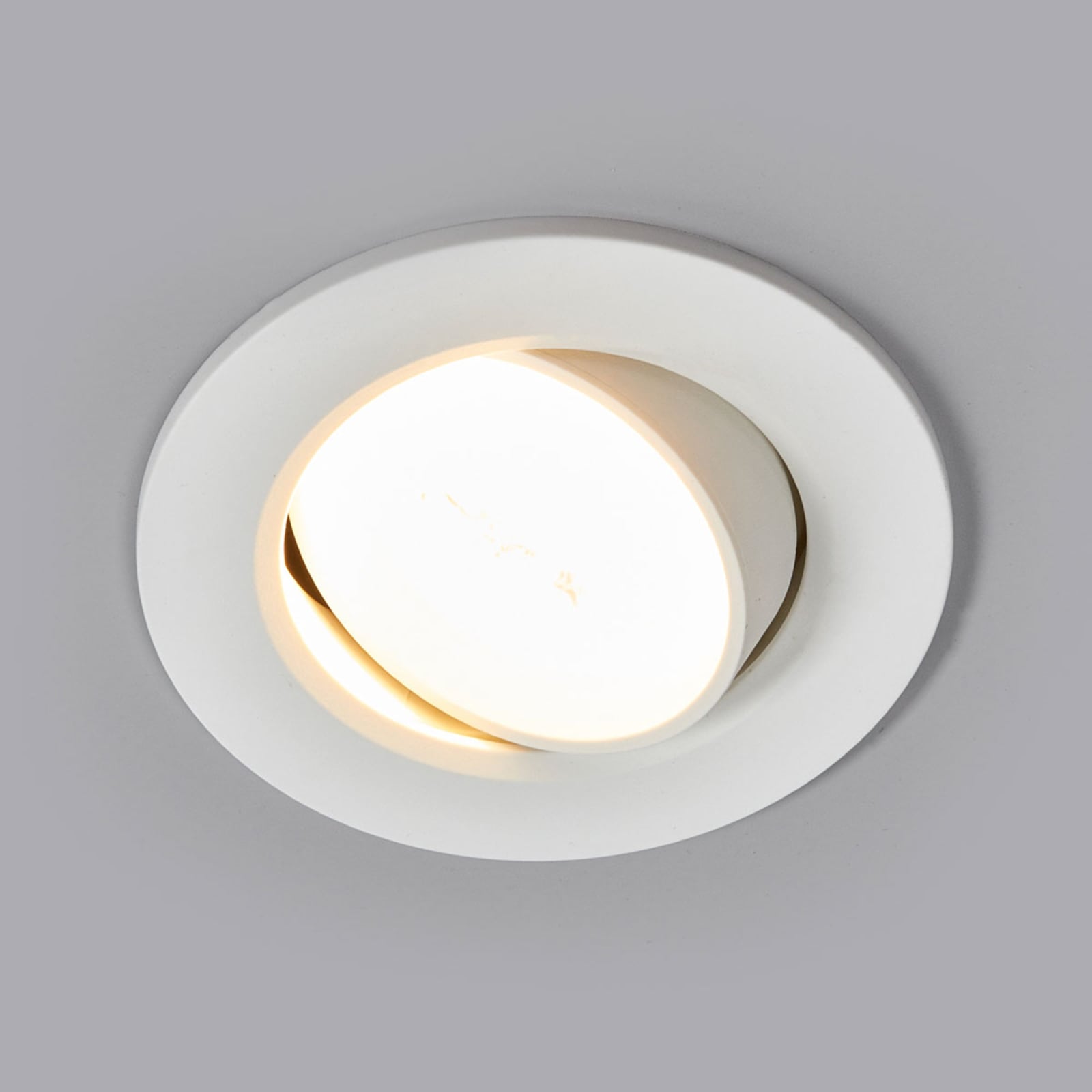 LED innbyggingsspot Quentin svingbar hvit Ø8,5 cm 6W forfra