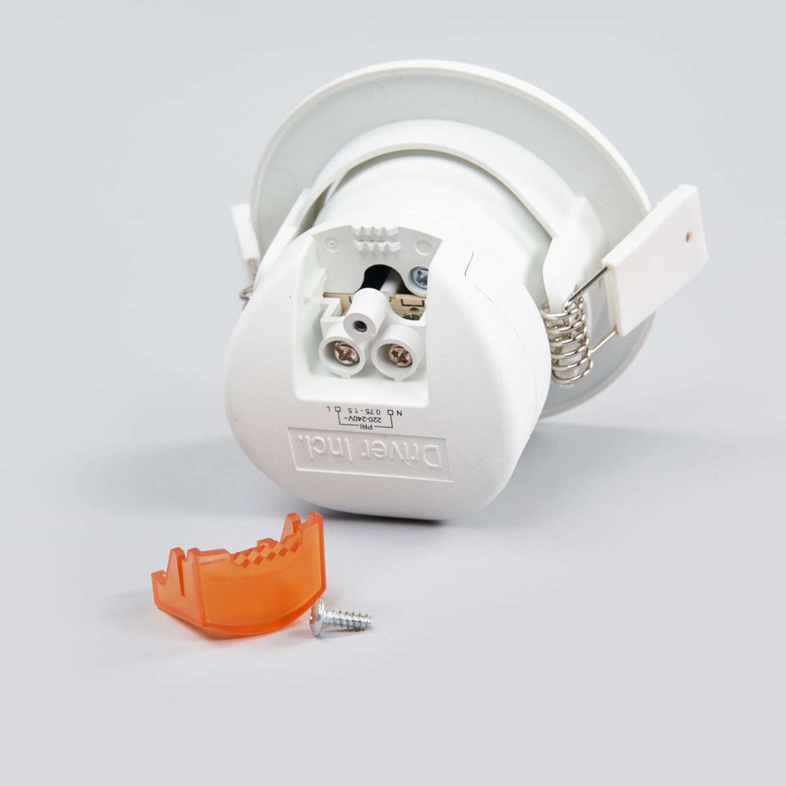 Sidevisning av LED innbyggingsspot Quentin svingbar hvit Ø8,5 cm 6W