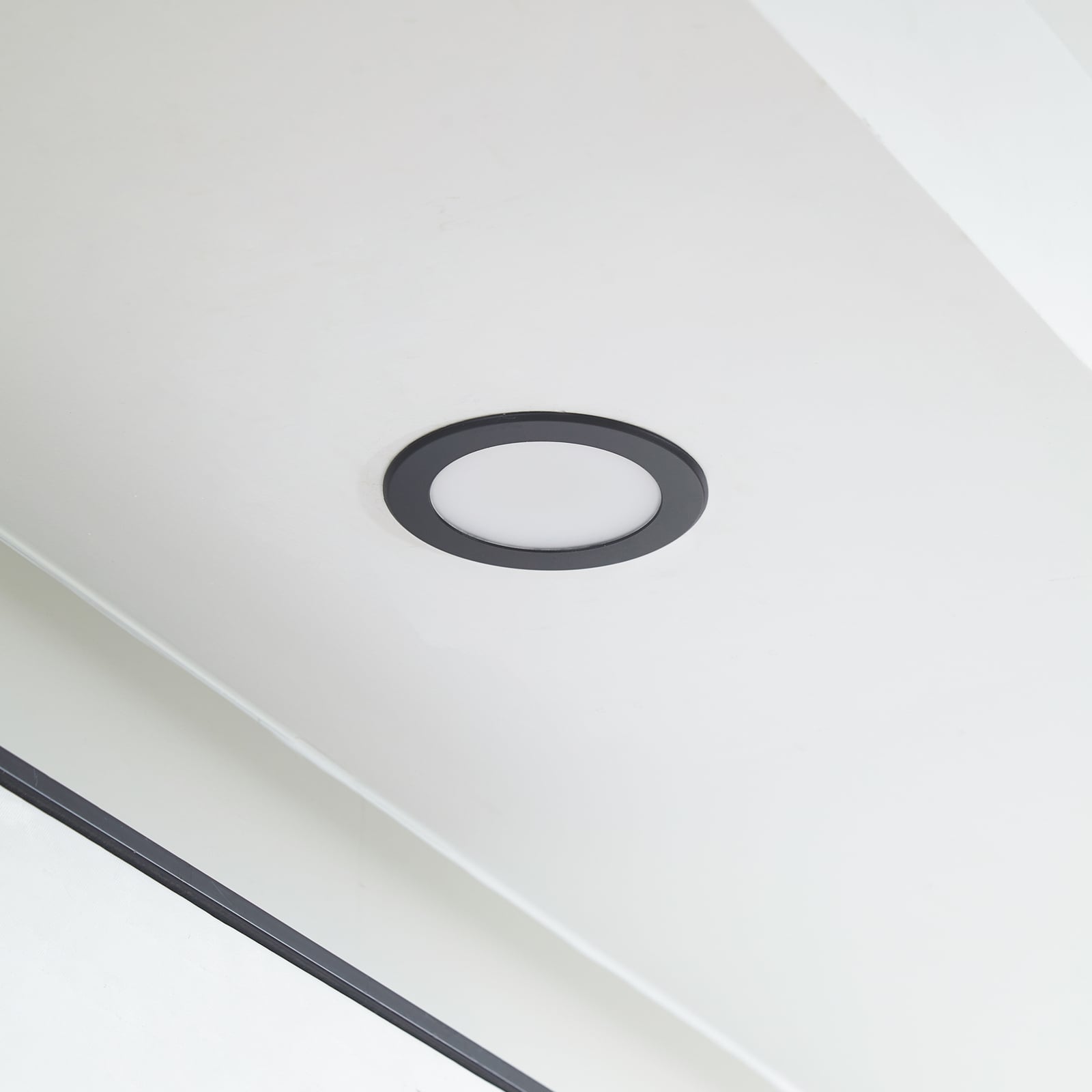 LED innbyggingsspot Rida svart Ø12 cm detalj