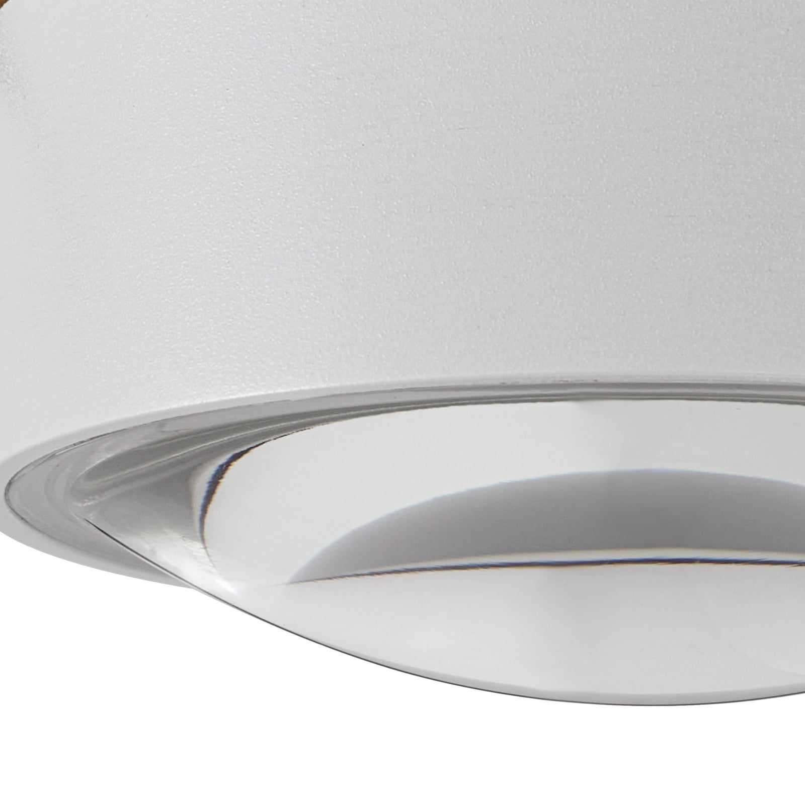 Sidevisning av LED innbyggingsspot Siaka hvit aluminium Ø10,5 cm IP65