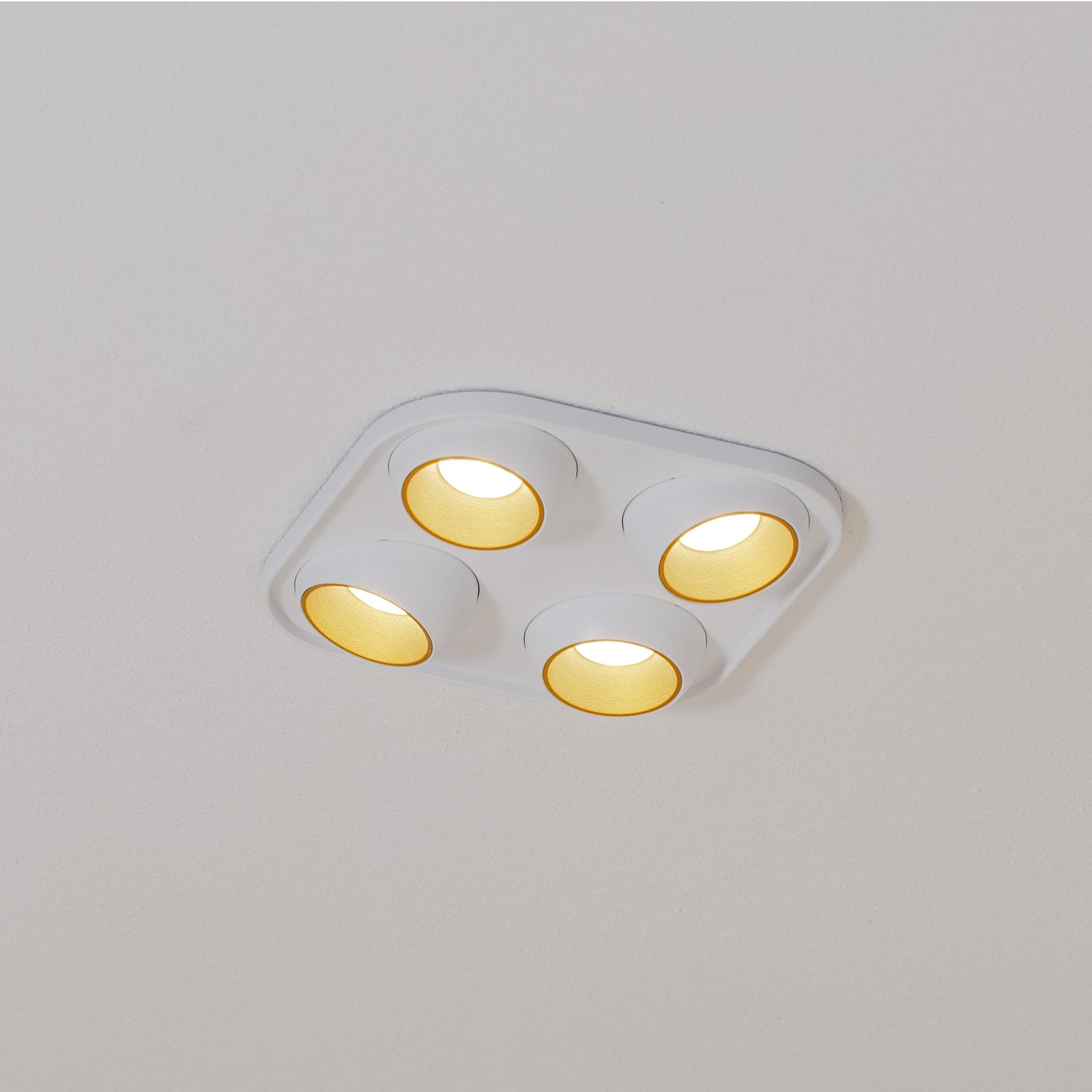 LED innbyggingsspot Studio Line 4-lys hvit/messing DALI dimbar forfra