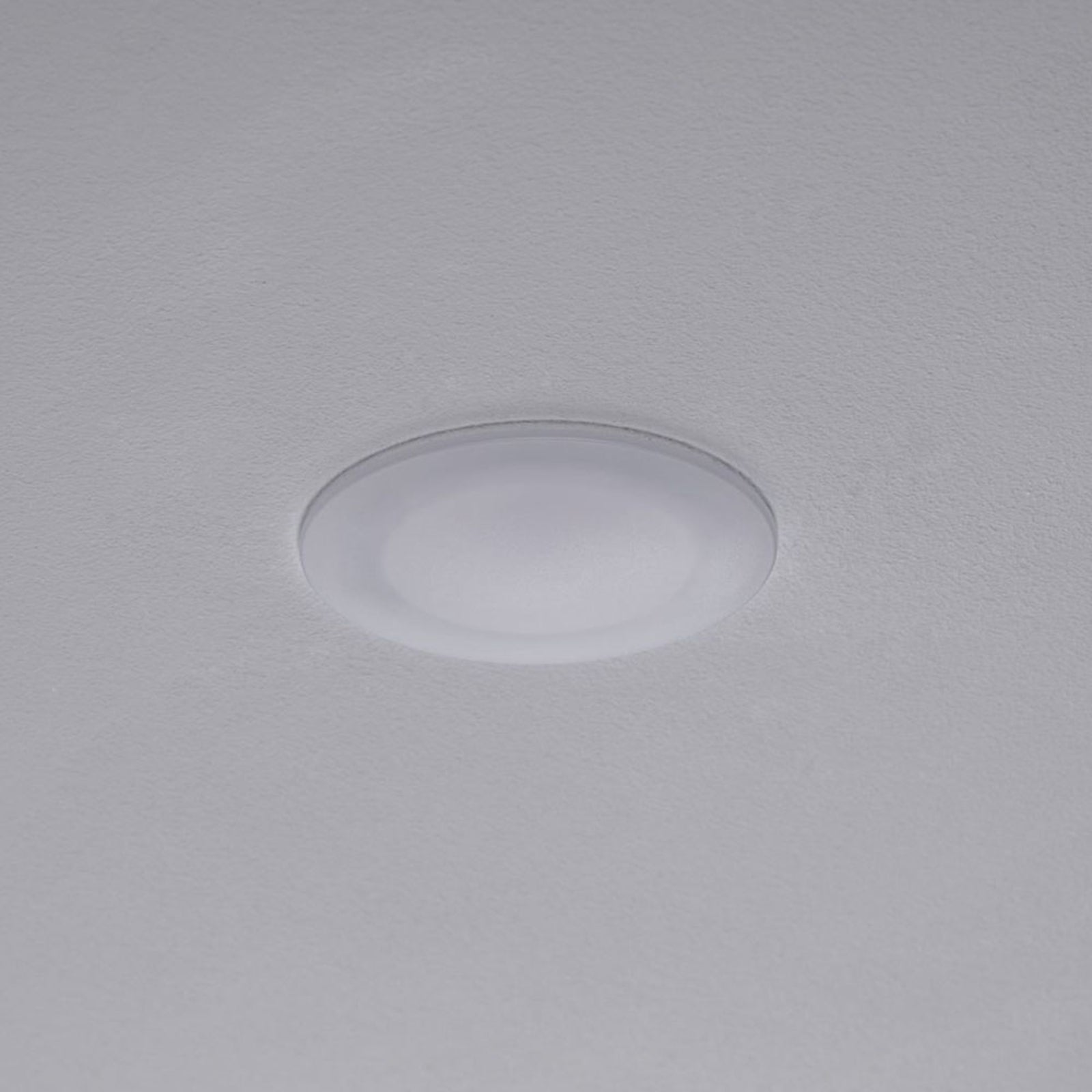 LED innbyggingsspot Suon 3-pack dimbar montert i tak