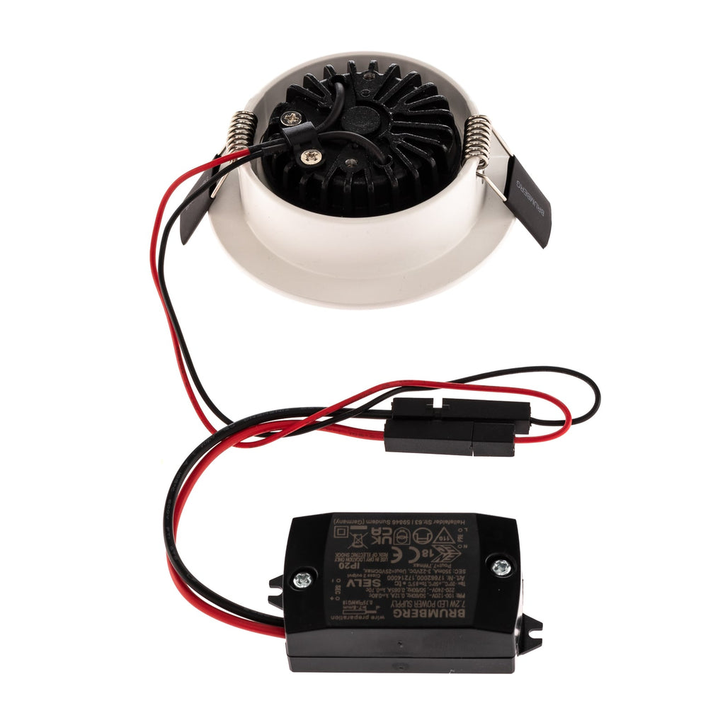 Nærbilde av LED innbyggingsspot svingbar rund hvit aluminium 7W 2700K