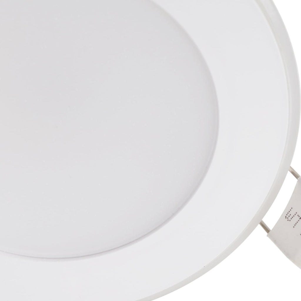 LED innbyggingsspot Toka hvit dimbar CCT Ø9,3 cm med lys på