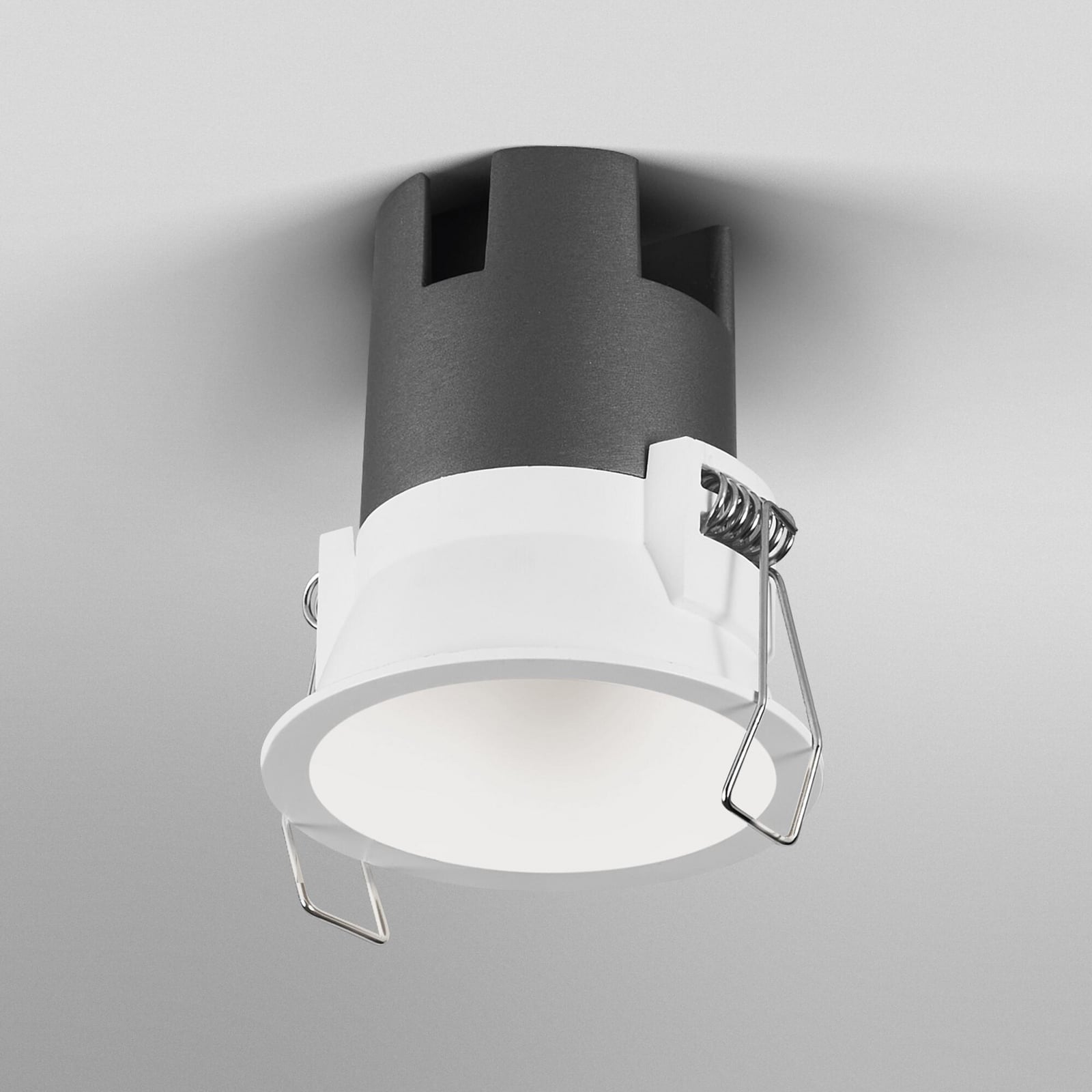 Montert LED innbyggingsspot TWIST hvit Ø7 cm 5W varmhvit IP20 i tak