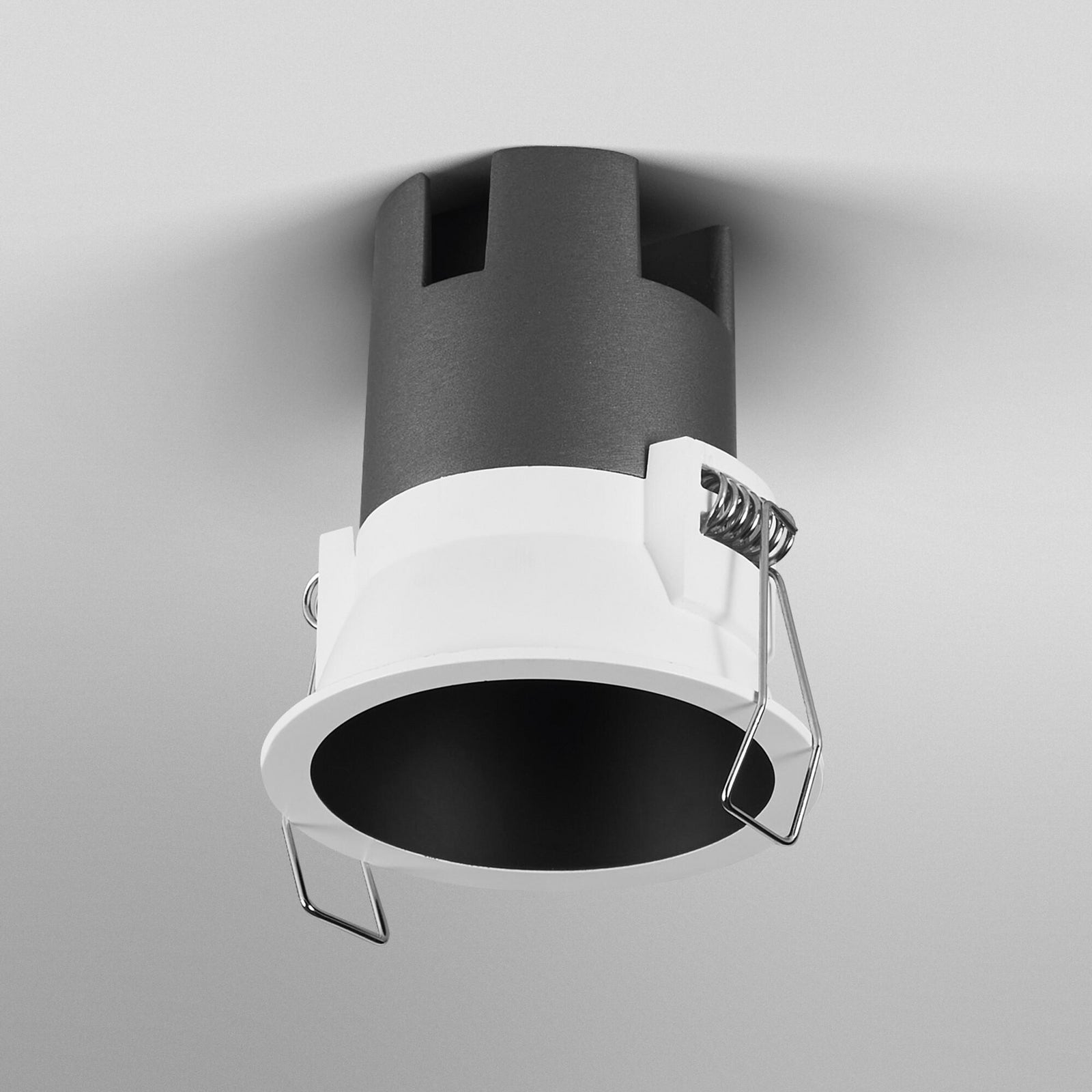 LED innbyggingsspot TWIST hvit/svart Ø7 cm 3000K montert