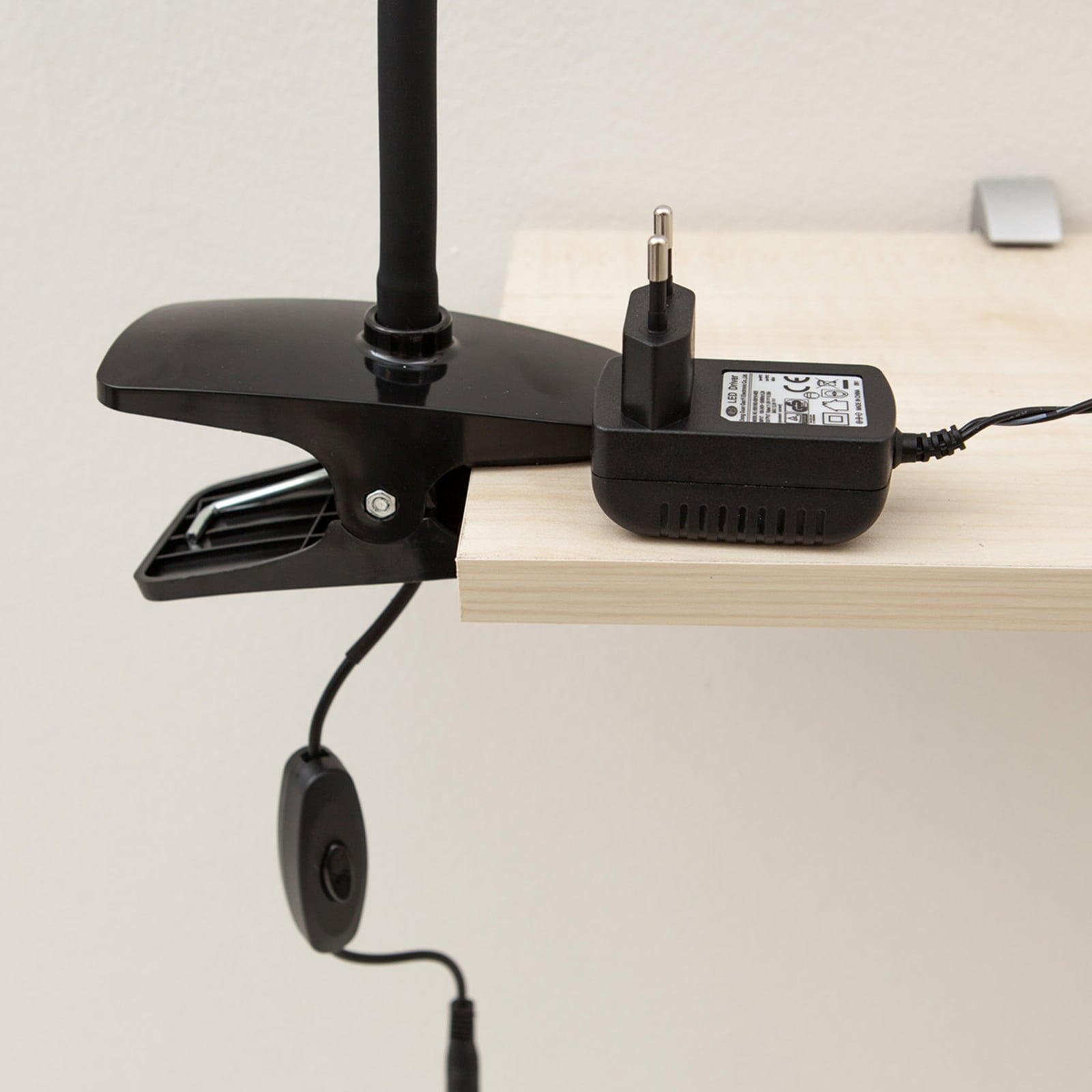 LED klemmelampe Baris svart fleksarm 44 cm bryter på kabel
