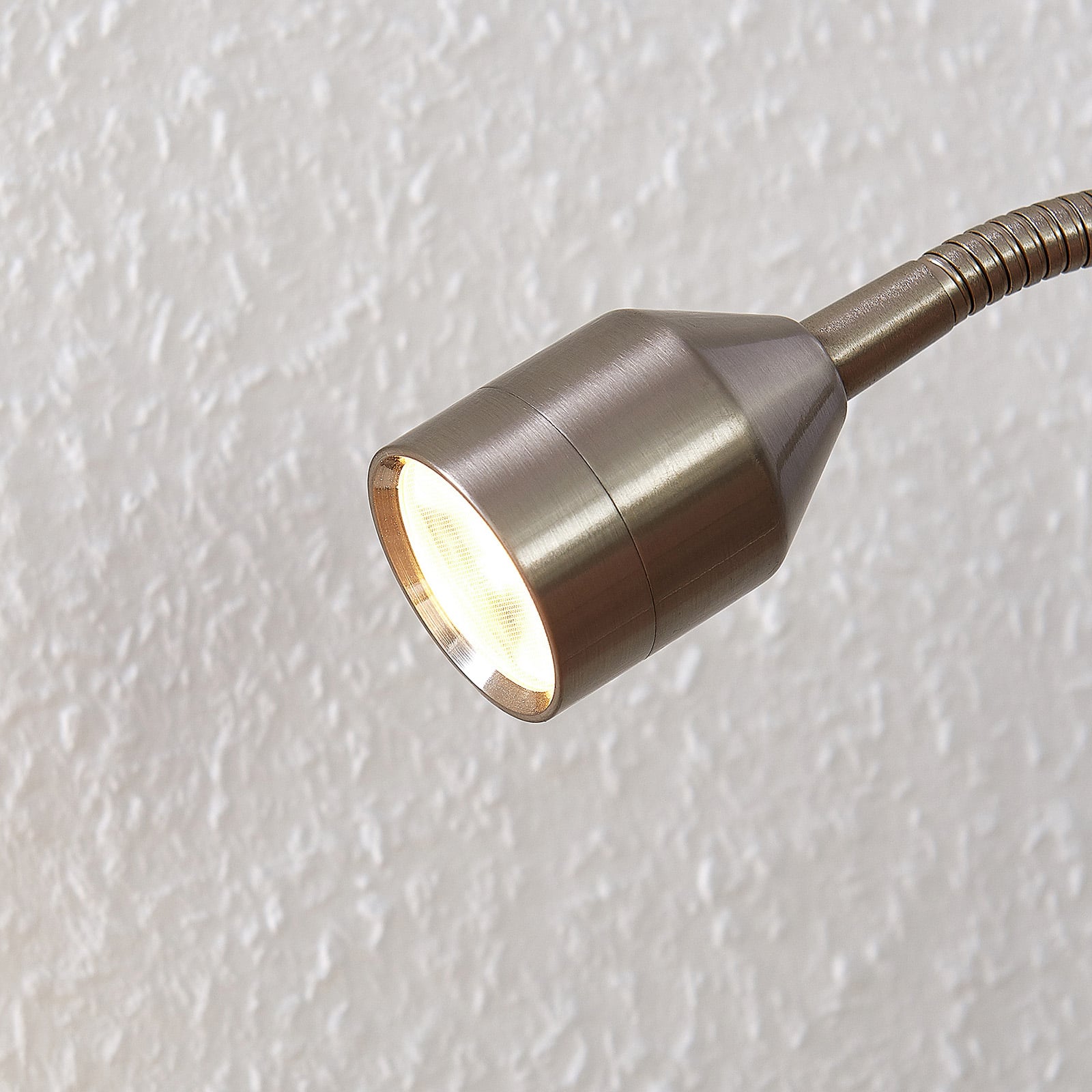 LED klemmelampe Djamila matt nikkel fleksarm med bryter på kabel