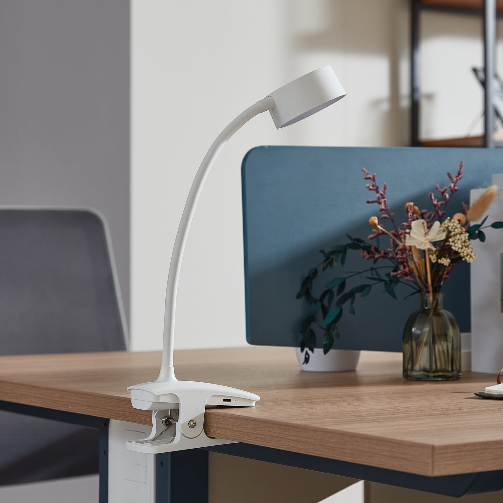 Bakside av LED klemmelampe Maori med batteri CCT dimbar hvit