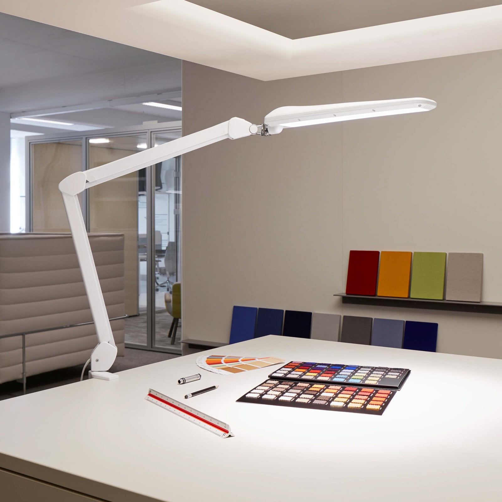 LED klemmelampe MAULcraft dimbar hvit 52 cm 11W 6500K forfra