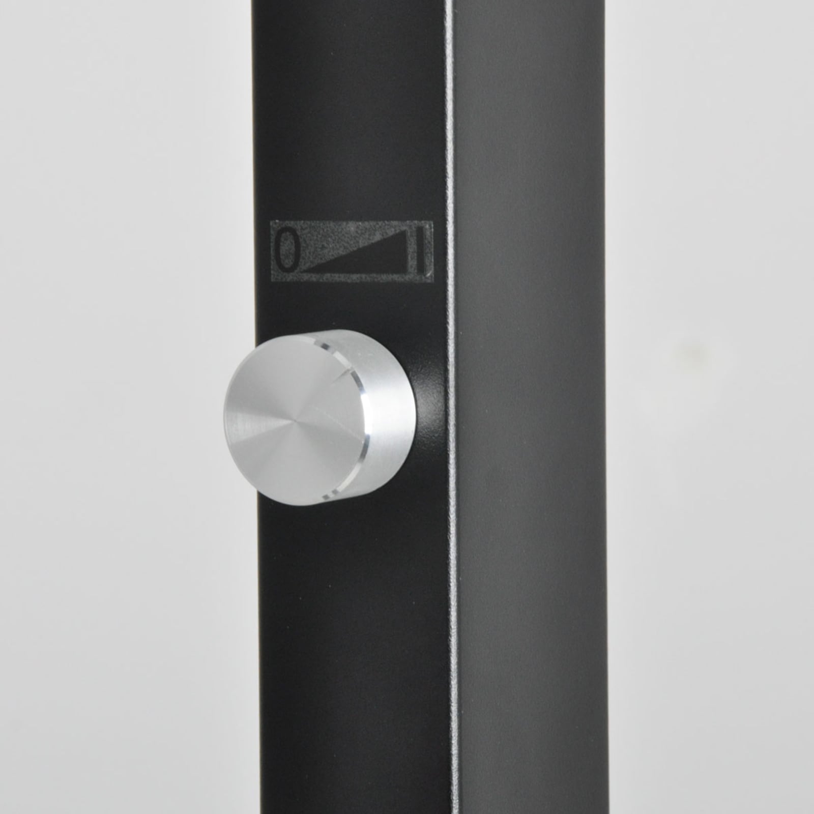 LED kontor-gulvlampe Logan Basic dimbar svart 60W svingbar arm