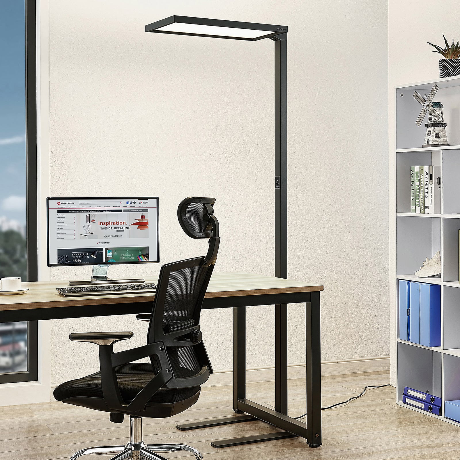 LED kontor-gulvlampe Nelus dimbar med sensor svart forfra