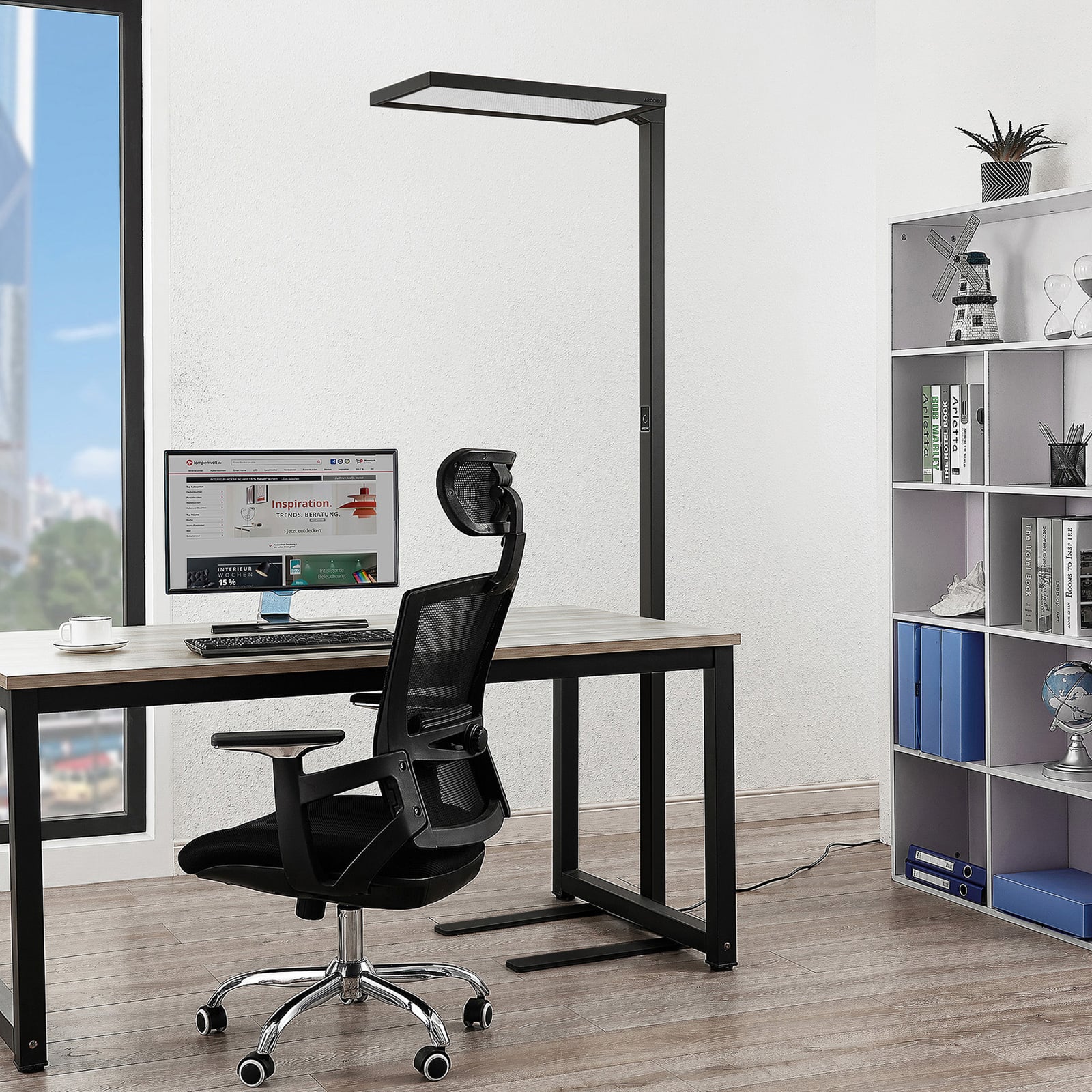 LED kontor-gulvlampe Nelus dimbar med sensor svart bakside