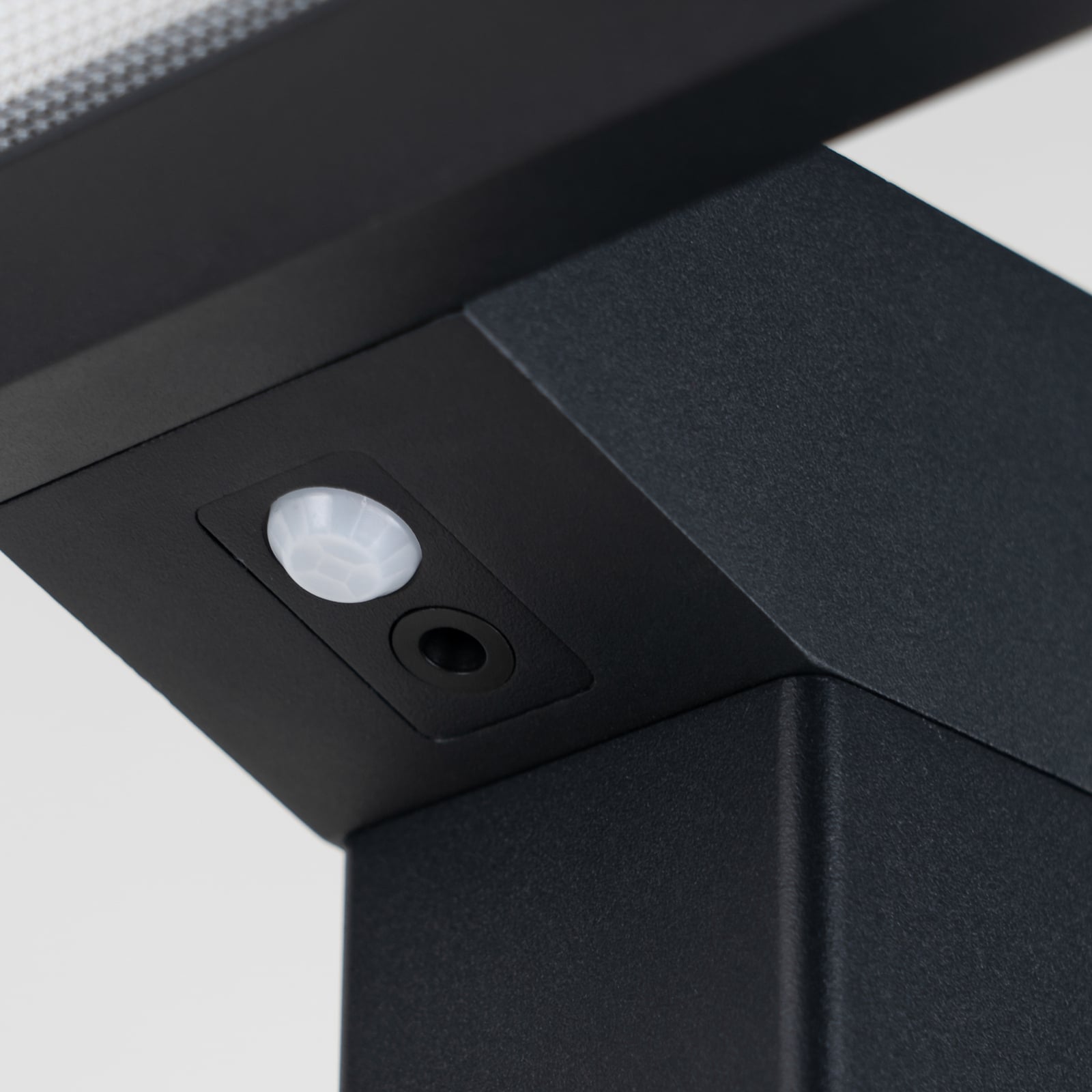 LED kontor-gulvlampe Nelus dimbar med sensor svart lysdetalj