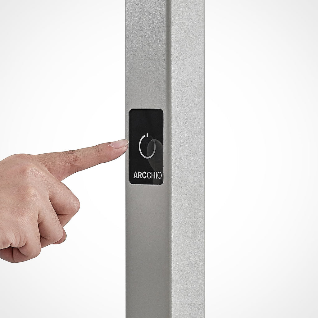 LED kontor-gulvlampe Nelus Neo dimbar med sensor sølv med dimmer knapp