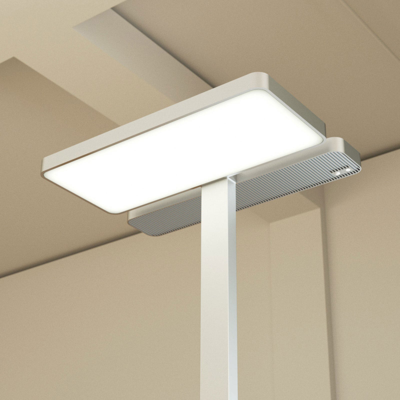 LED kontorgulvlampe Aila sølv dimbar CCT med sensor detalj av fot