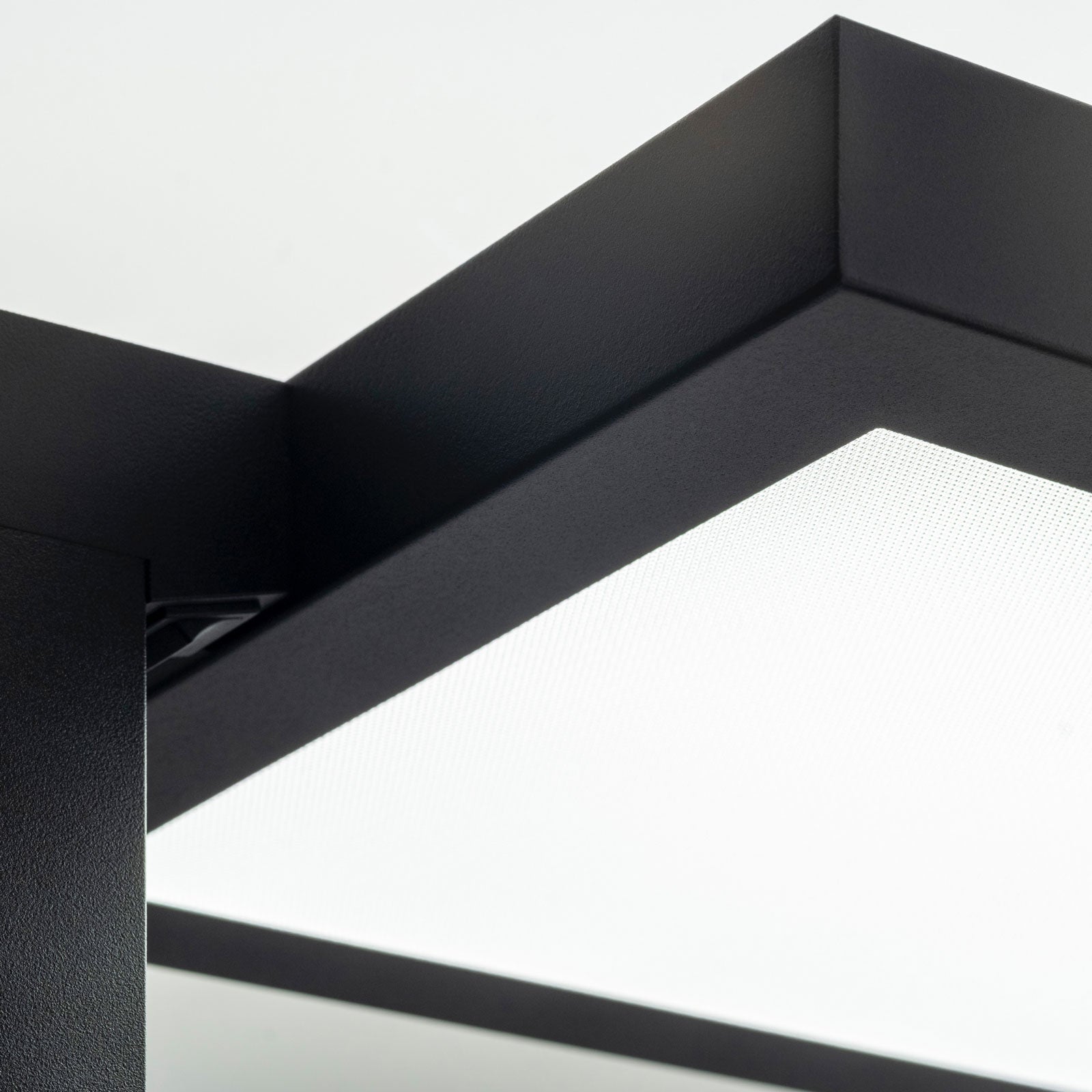LED kontorgulvlampe Epuria SensControl dimbar svart 118W sideprofil
