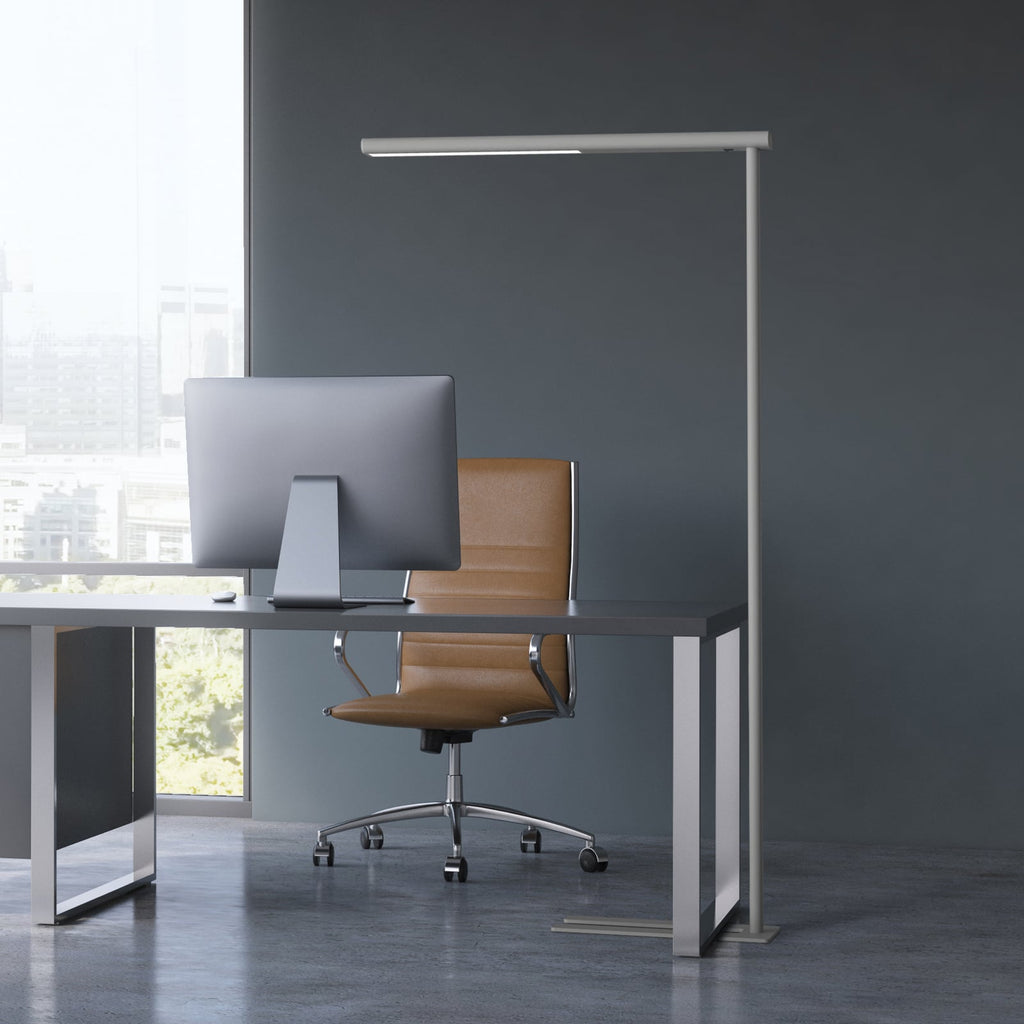 LED kontorgulvlampe MAULjet sølv forfra