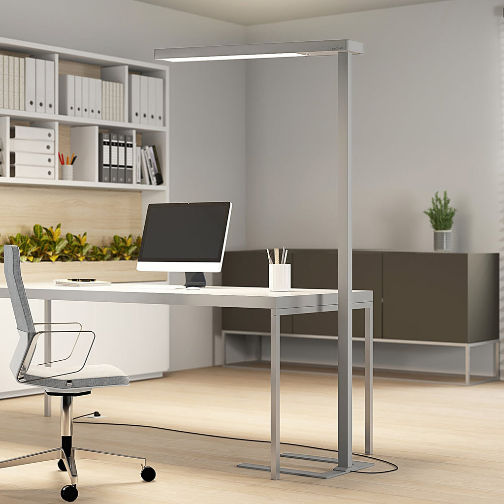 LED kontorgulvlampe Susi dimbar CCT sølv 150W sensor forfra