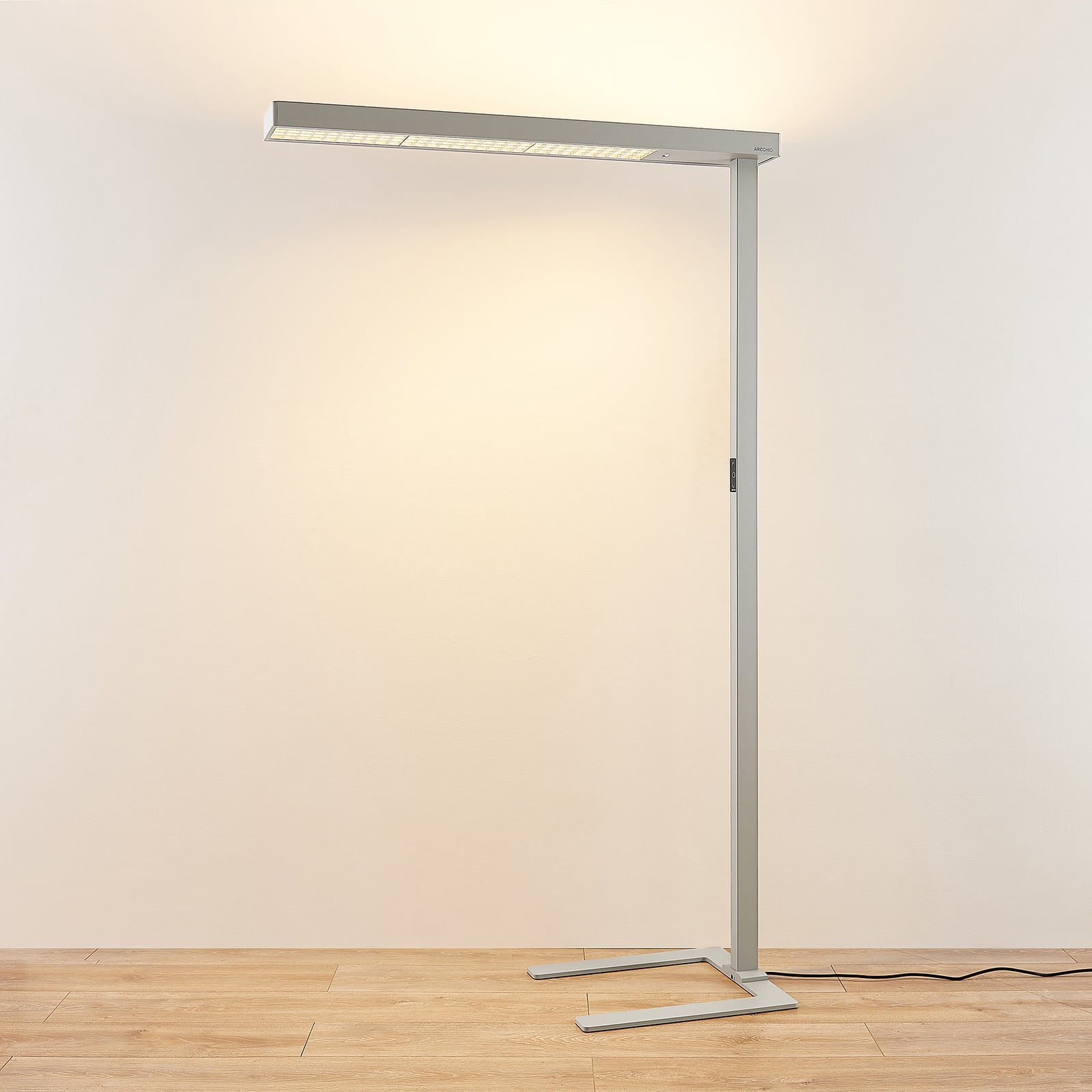 LED kontorgulvlampe Susi dimbar CCT sølv 150W sensor montert i kontor