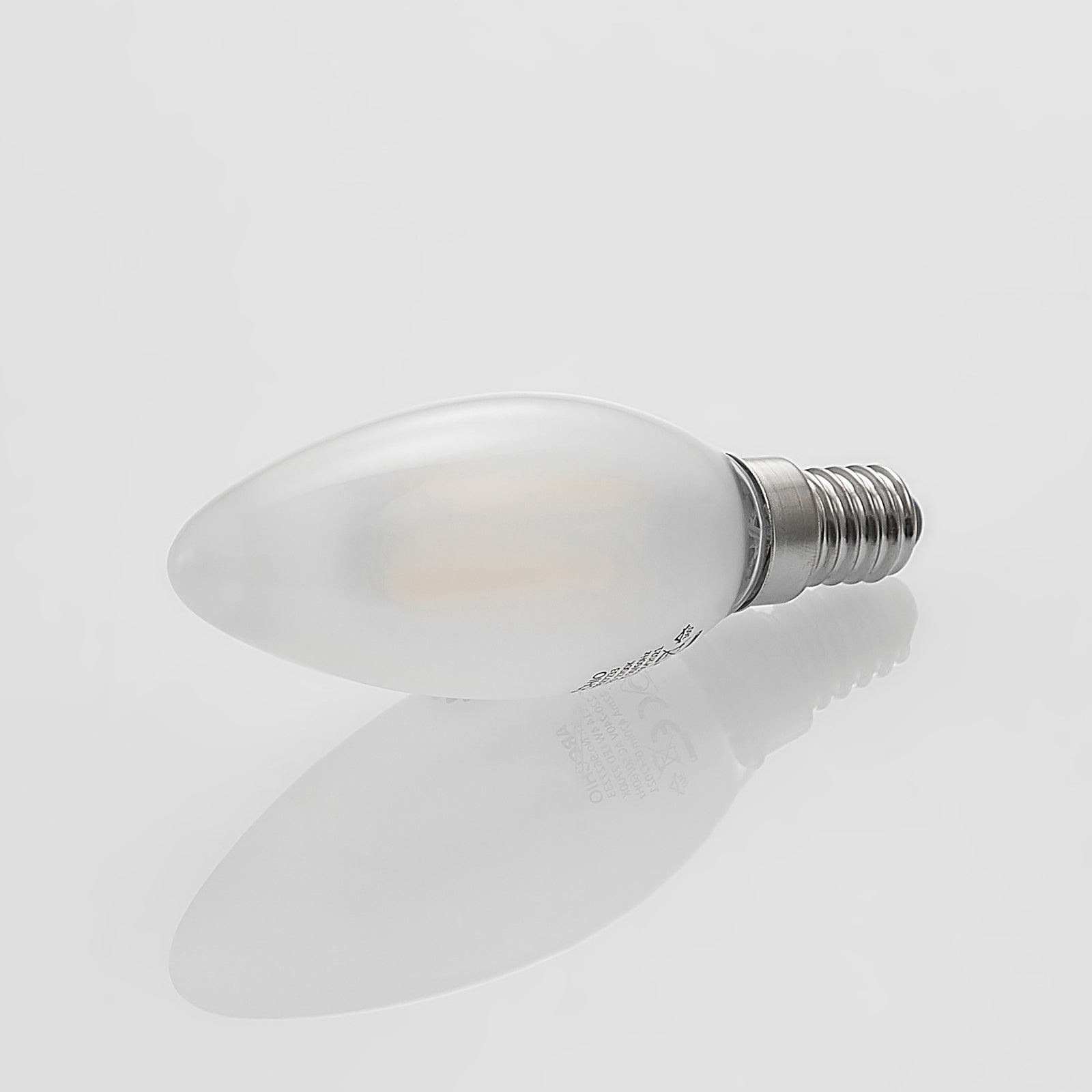 LED kronelysform E14 4W 2700K dimbar matt montert i lampe