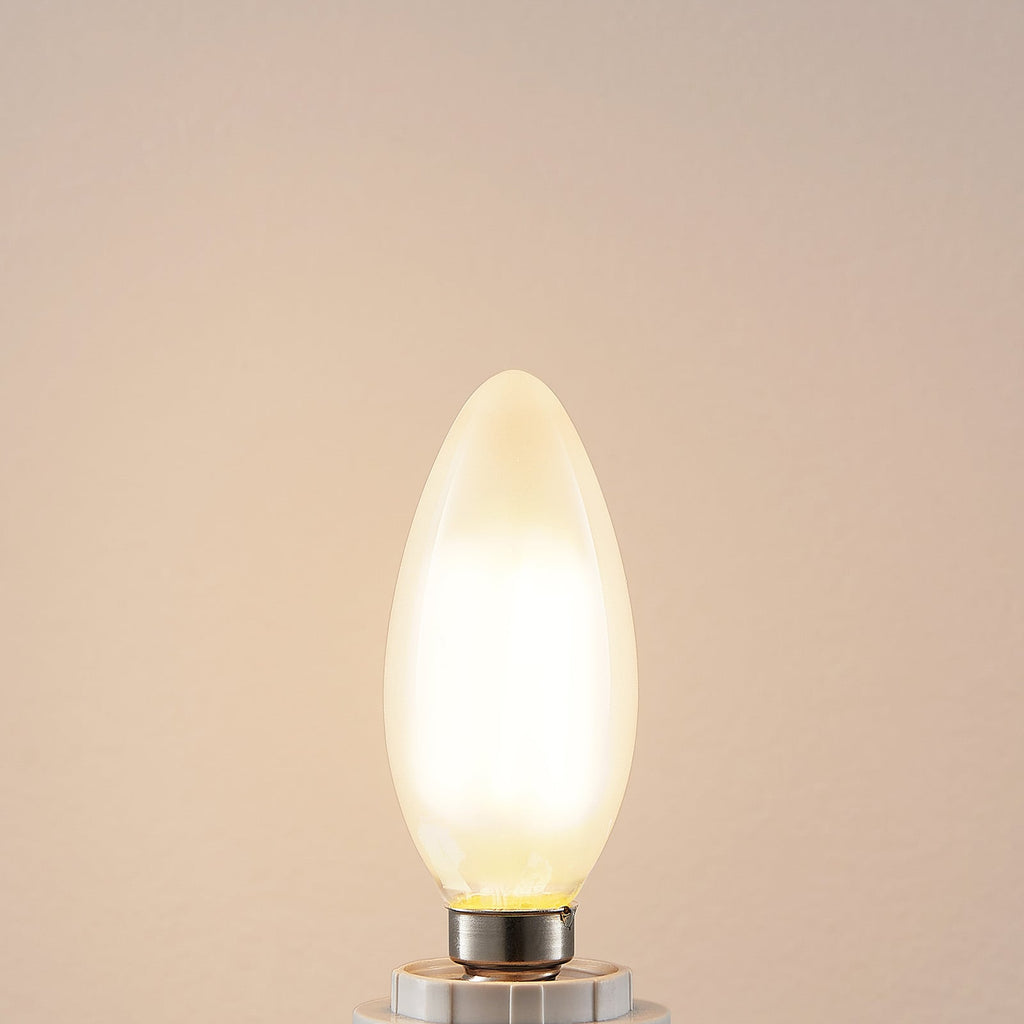 Nærbilde av LED kronelysform E14 4W matt 2700K dimbar 470lm Arcchio