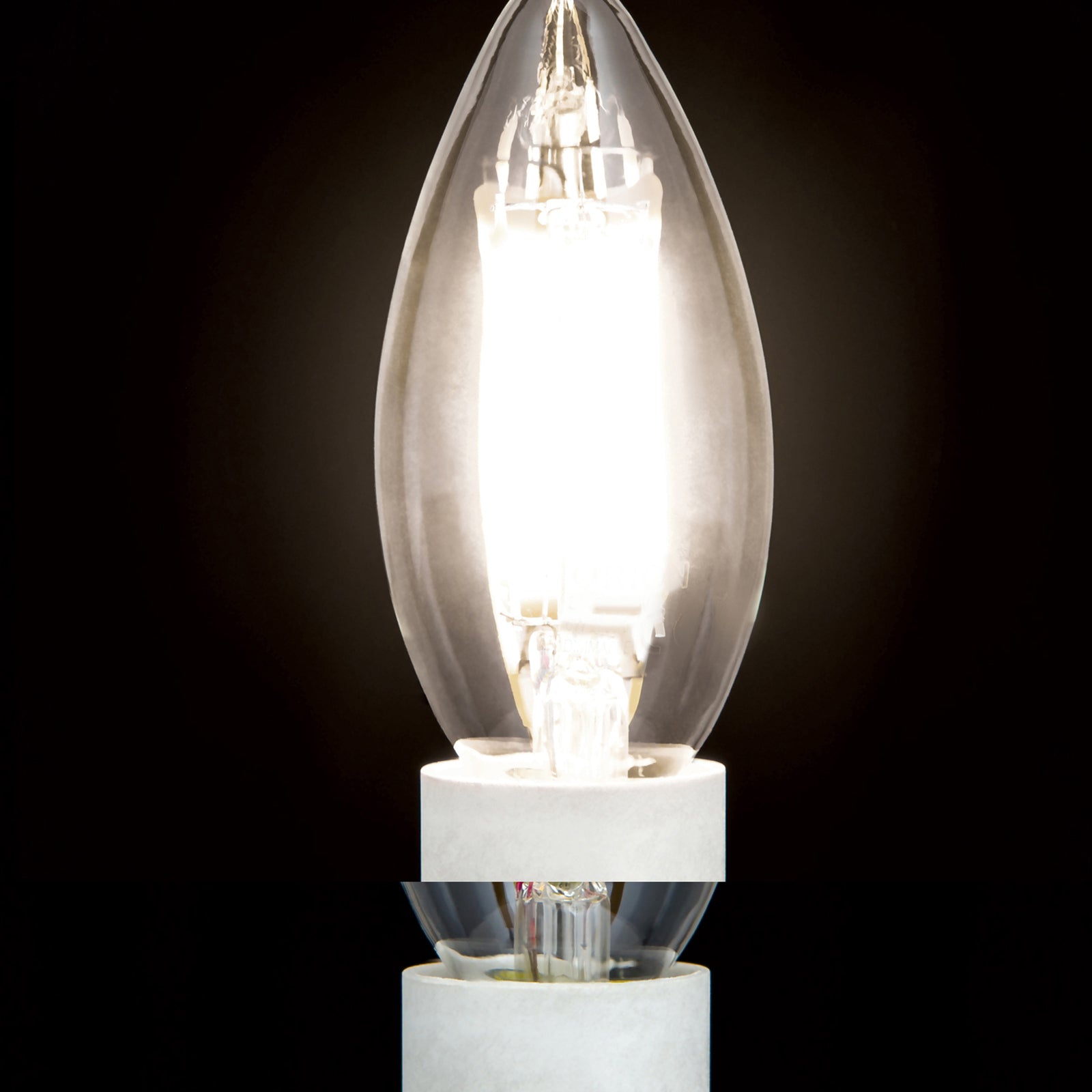 LED kronelysform filamentpære E14 5W 2700K klar dimbar - ORION montert i lampe