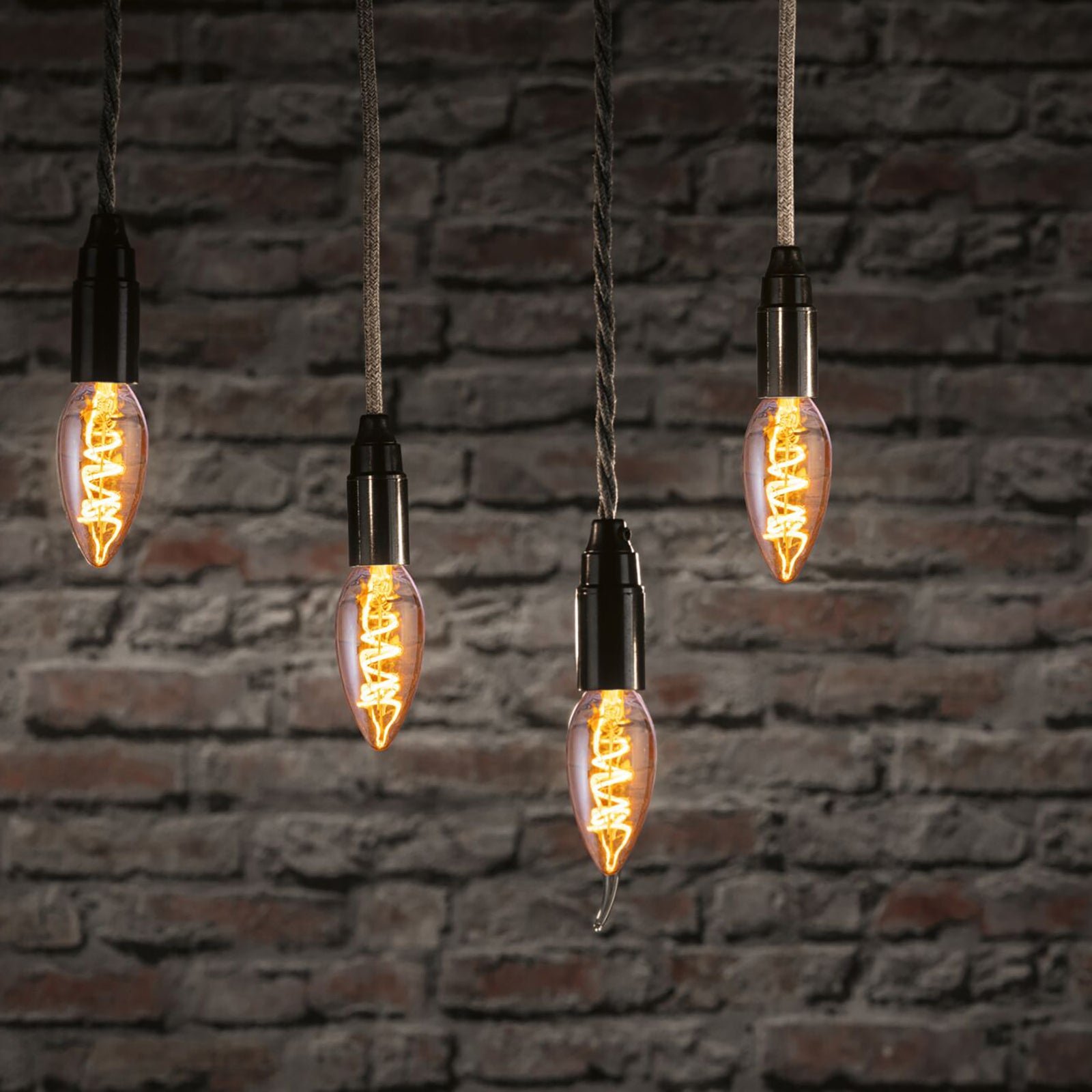 Detalj av LED kronelysformet pære E14 4W 1800K dimbar gull vintage - Paulmann