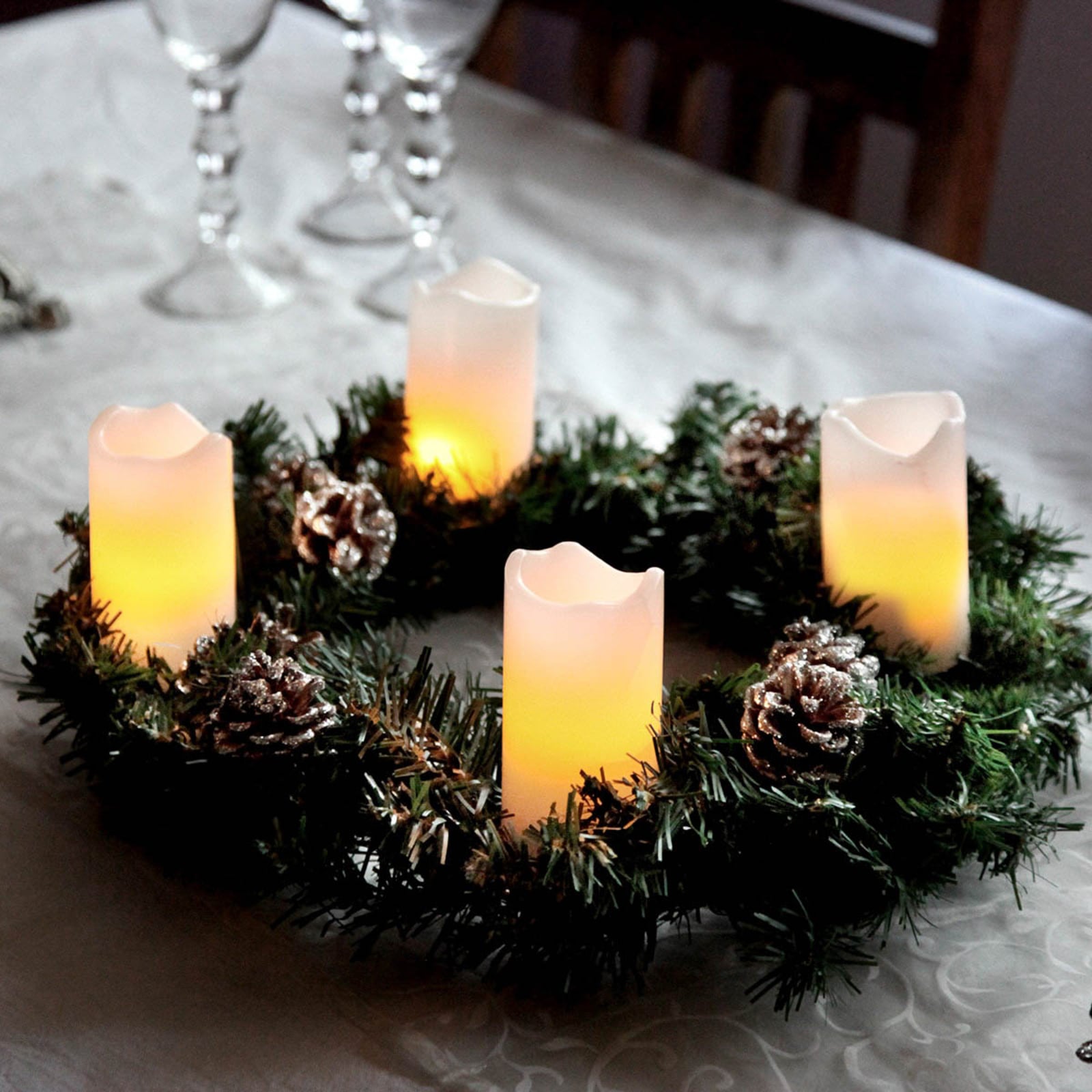 Montert LED-kubbelys Candle 4-er sett med fjernkontroll hvit i stue