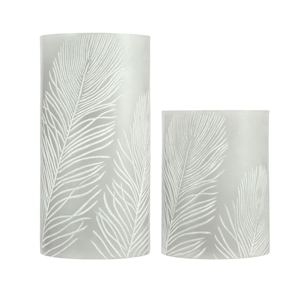 LED-kubbelys Cosy Feather Candle montert i stue