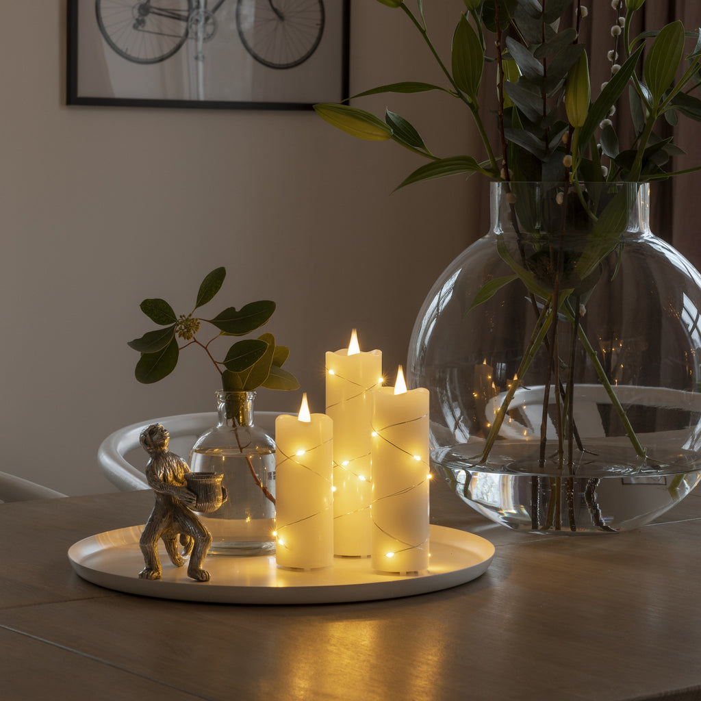 Detalj av LED-kubbelys ekte voks kremhvit ravfarget lys 15,2 cm