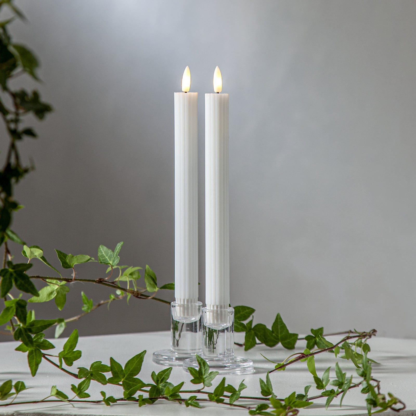 LED-kubbelys Flamme Stripe hvit 25 cm 2-pakning batteri forfra