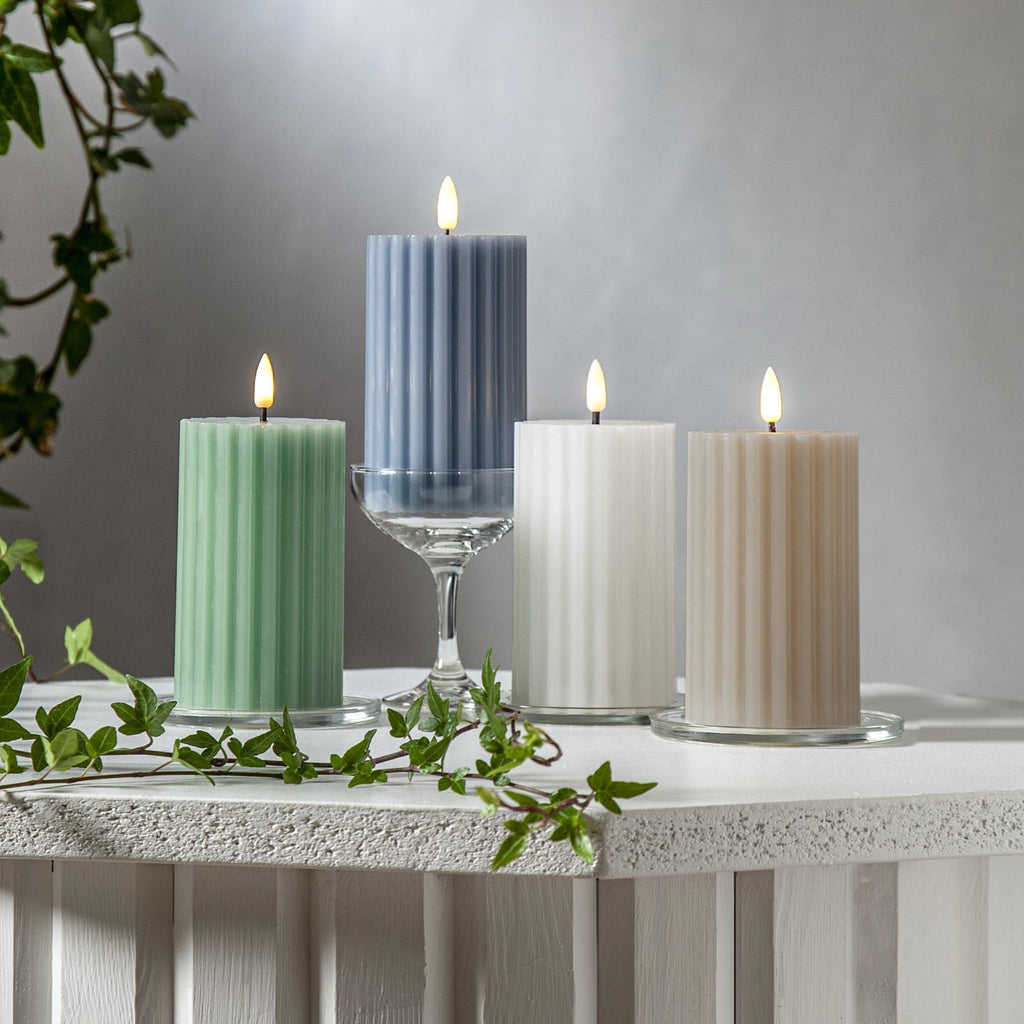 LED-kubbelys Flamme Stripe hvit ekte voks 15 cm med timer