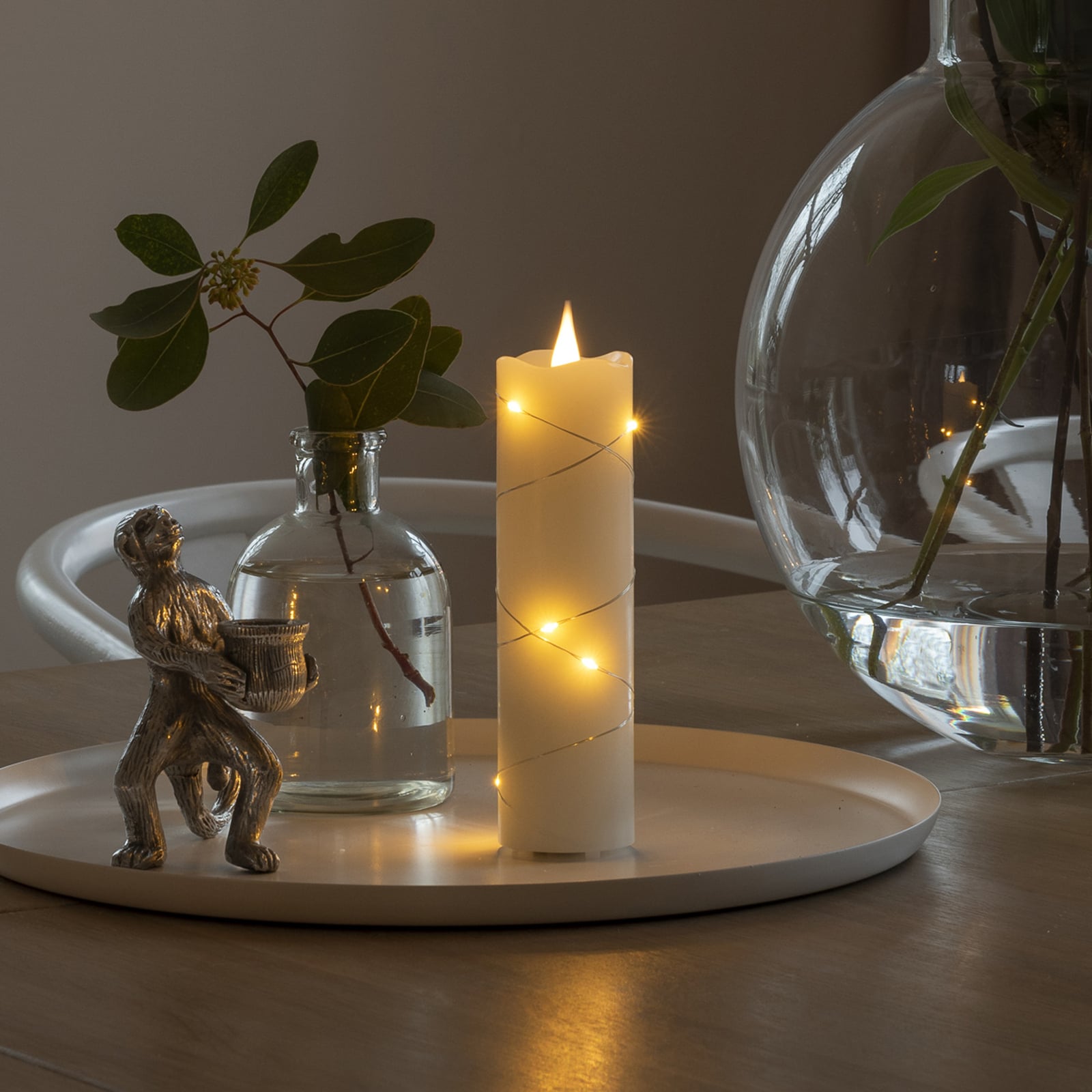 LED-kubbelys ekte voks kremfarget ravgul 17,8 cm Konstsmide Christmas forfra
